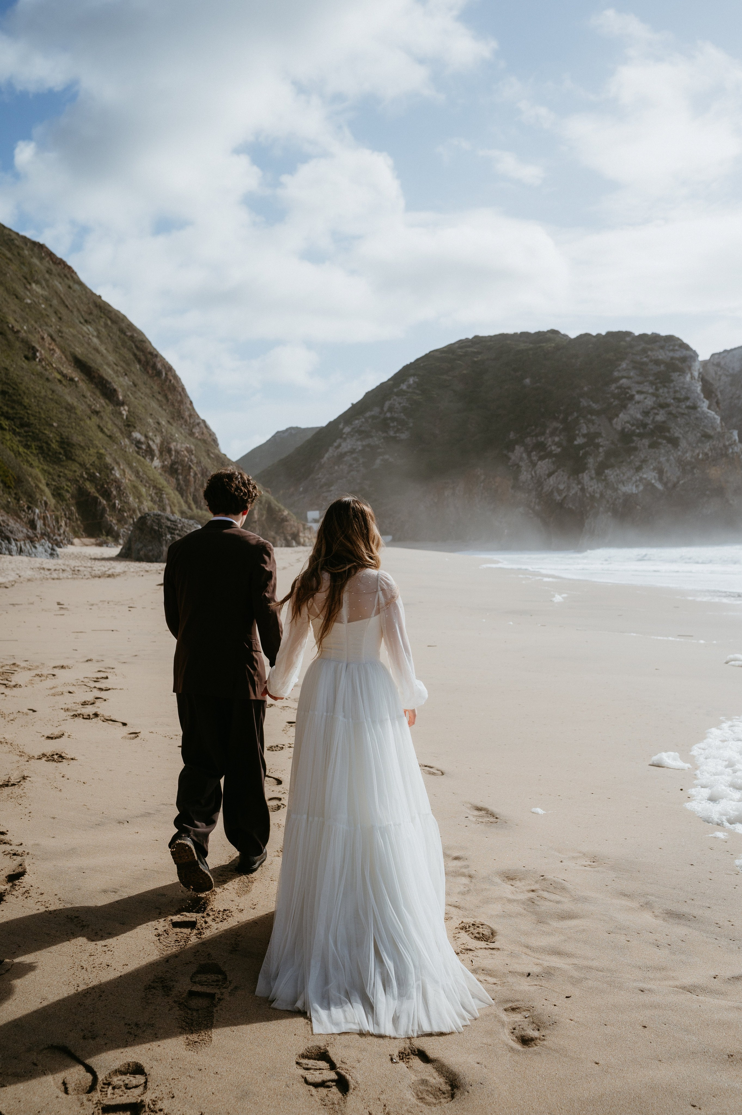Ședință foto de nuntă pe plaja Adraga – emoție la malul oceanului Atlantic. Valentin Melen — wedding photographer