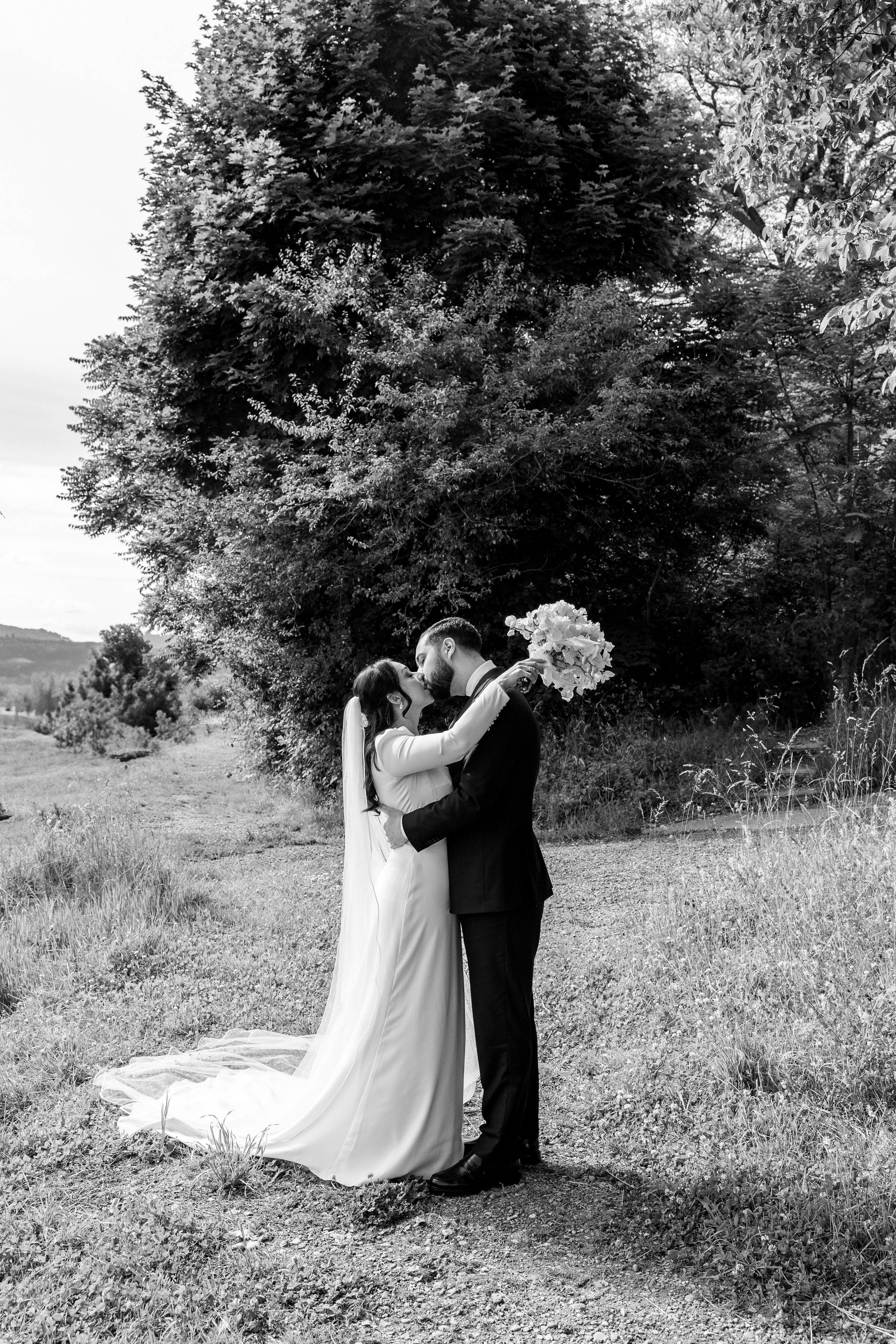 Unforgettable Wedding at Lake Zurich: Landgasthof Halbinsel Au. Wedding and Family Photographer Switzerland and Italy. Valeria Diaz