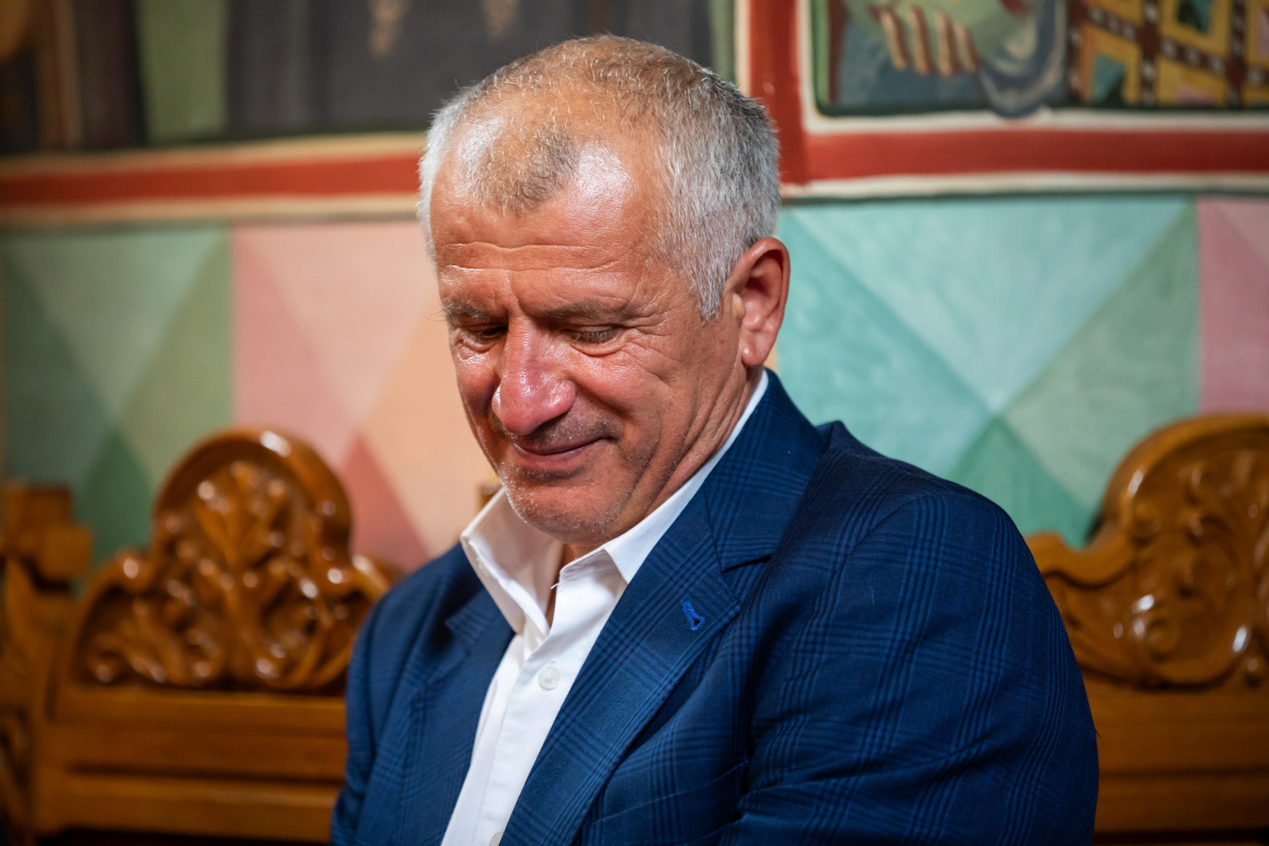 fotograf botez , fotografie botez Botoșani, fotograf Alin Chirilă, amintiri botez, fotografii botez, botez Miruna Parascheva, fotograf copii, fotografie botez în Botoșani-alt="botez , fotografie botez Alin Chirilă, amintiri botez, fotografii emoționante botez Botoșani"-- fotografii-botez-bebelus- amintiri-botez-micuț- moment-sfânt-crestinare- fotografie-emotionanta-botez- detalii-botez-bebelusi- parinti-fericiti-la-botez- fotograf-botez-profesionist- botez-in-biserica-ortodoxa- micuț-botezat-cu-emoție- zâmbete-și-lacrimi-la-botez- bebeluș-la-cristelniță- decor-botez-colorat- botez-cu-dragoste-și-credință- emotie-pura-la-botez- fotograf-botez-botosani- botez-iasi-suceava-fotograf- amintiri-nepretuite-botez-- Preotul ținându-l pe micuțul Mathias Gabriel la botez, în biserica Înălțarea Domnului, Copălău - Detalii de la botezul lui Mathias – lumânare, trusou și icoană - Familia lui Mathias Gabriel alături de micuț, în ziua botezului - Portret emoționant cu mama și bebelușul în brațe, în biserică,fotograf profesionist evenimente Botoșani, Iași, Suceava, Fălticeni, Bacău, Pașcani, Roman - AlinoFotoStudio by Alin Chirilă - servicii foto nuntă, botez, cununie, ședințe foto creative, albume personalizate, fotografii emoționante și calitative pentru cele mai importante momente din viață,fotograf nuntă Botoșani Alin Chirilă, ședință foto botez Iași - AlinoFotoStudio, servicii fotograf profesionist evenimente Suceava, fotograf cununie civilă Fălticeni - Alin Chirilă, album foto nuntă personalizat Bacău.“Bebeluș botezat în biserică, ținut în brațe de nași” • “Detaliu cu lumânarea de botez decorată cu flori albe” • “Părinți emoționați alături de copilul lor la ceremonia de botez” • “Masa festivă de botez cu decor tematic și tort personalizat” • “Momentul în care preotul toarnă apă sfințită pe fruntea bebelușului” “Bebeluș în rochie albă de botez, zâmbind în brațele mamei” • “Detaliu cu cruciulița de botez așezată pe o pernă de satin” • “Părinți și nași aprinzând lumânările în timpul ceremoniei de botez” • “Tort de botez decorat cu figurine tematice și numele copilului” • “Copil botezat dormind liniștit în pătuțul decorat festiv” • “Momentul în care preotul binecuvântează copilul în fața altarului” • “Invitați adunându-se în jurul mesei festive la petrecerea de botez” • “Bebeluș ținând în mână o jucărie personalizată primită la botez” • “Familie fericită pozând împreună după ceremonia de botez” • “Decor tematic cu baloane și flori la locația petrecerii de botez” fotograf Botoșani fotograf evenimente fotograf botez Alin Chirila fotograf alinofotostudio.fotograf botez Amelis Maria, fotografie botez Botoșani, fotograf Alin Chirilă, amintiri botez, fotografii botez, botez Amelis Maria, fotograf copii, fotografie botez în Botoșani,