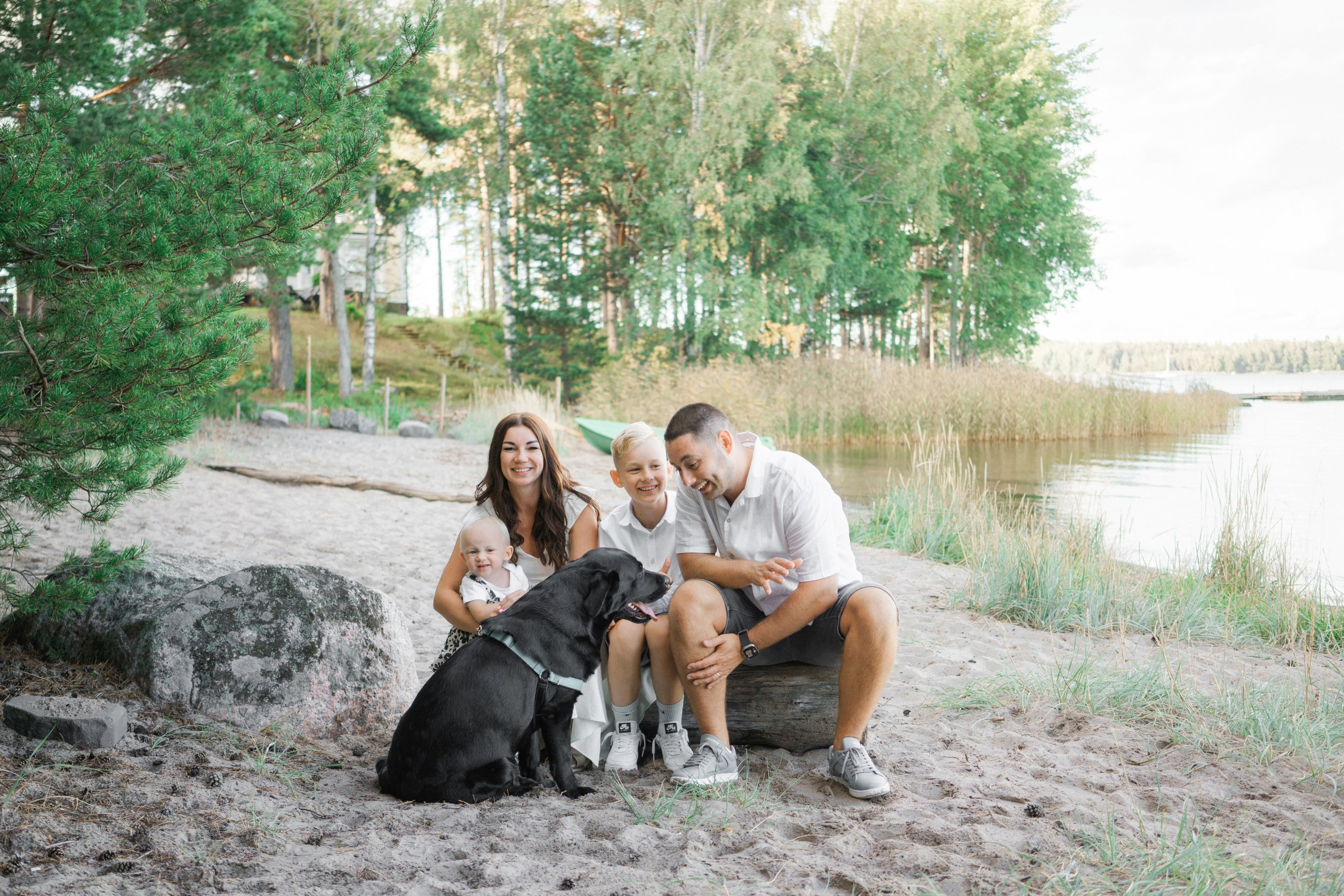 Perhekuvaus meren rannalla | Helsinki