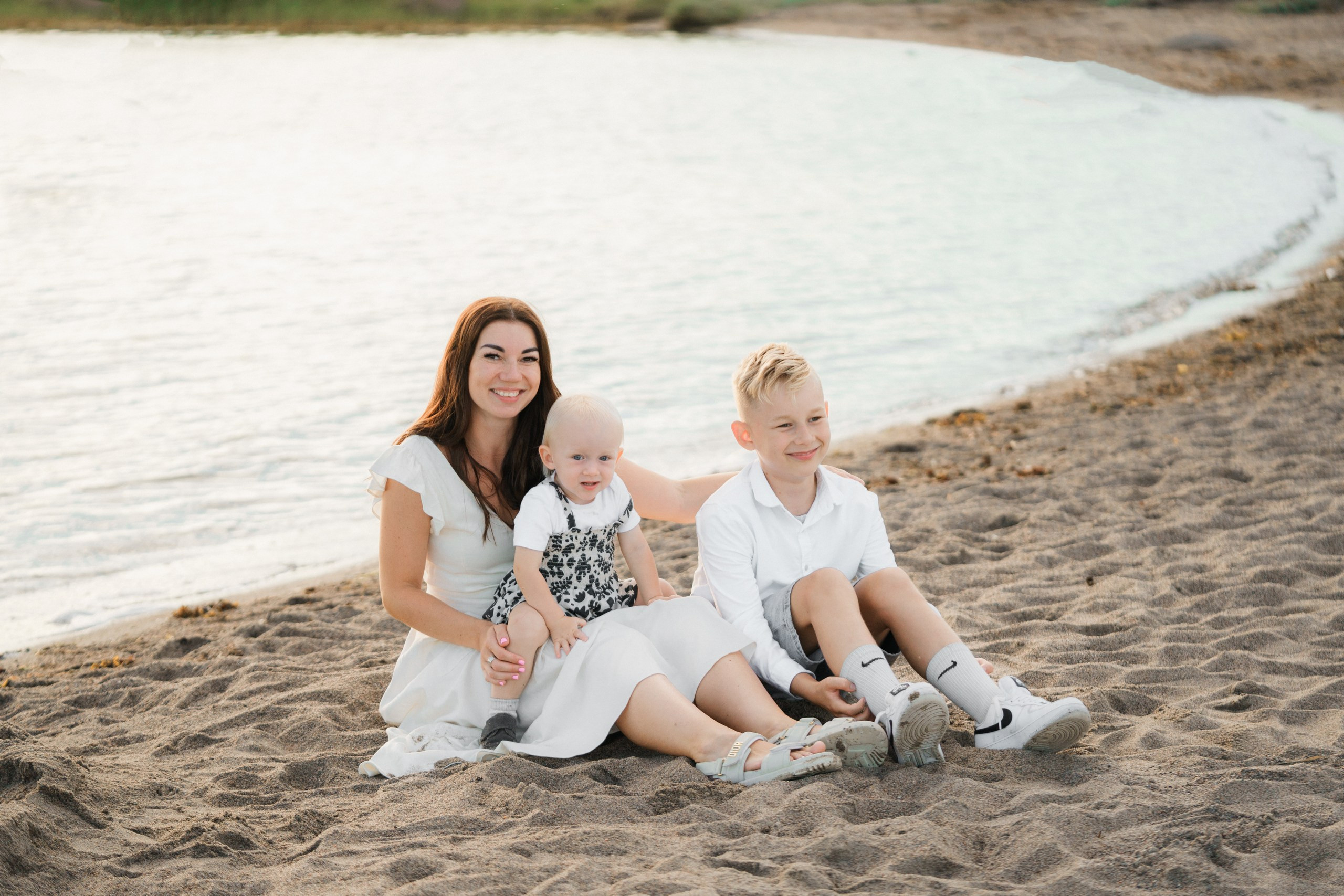 Perhekuvaus meren rannalla | Helsinki