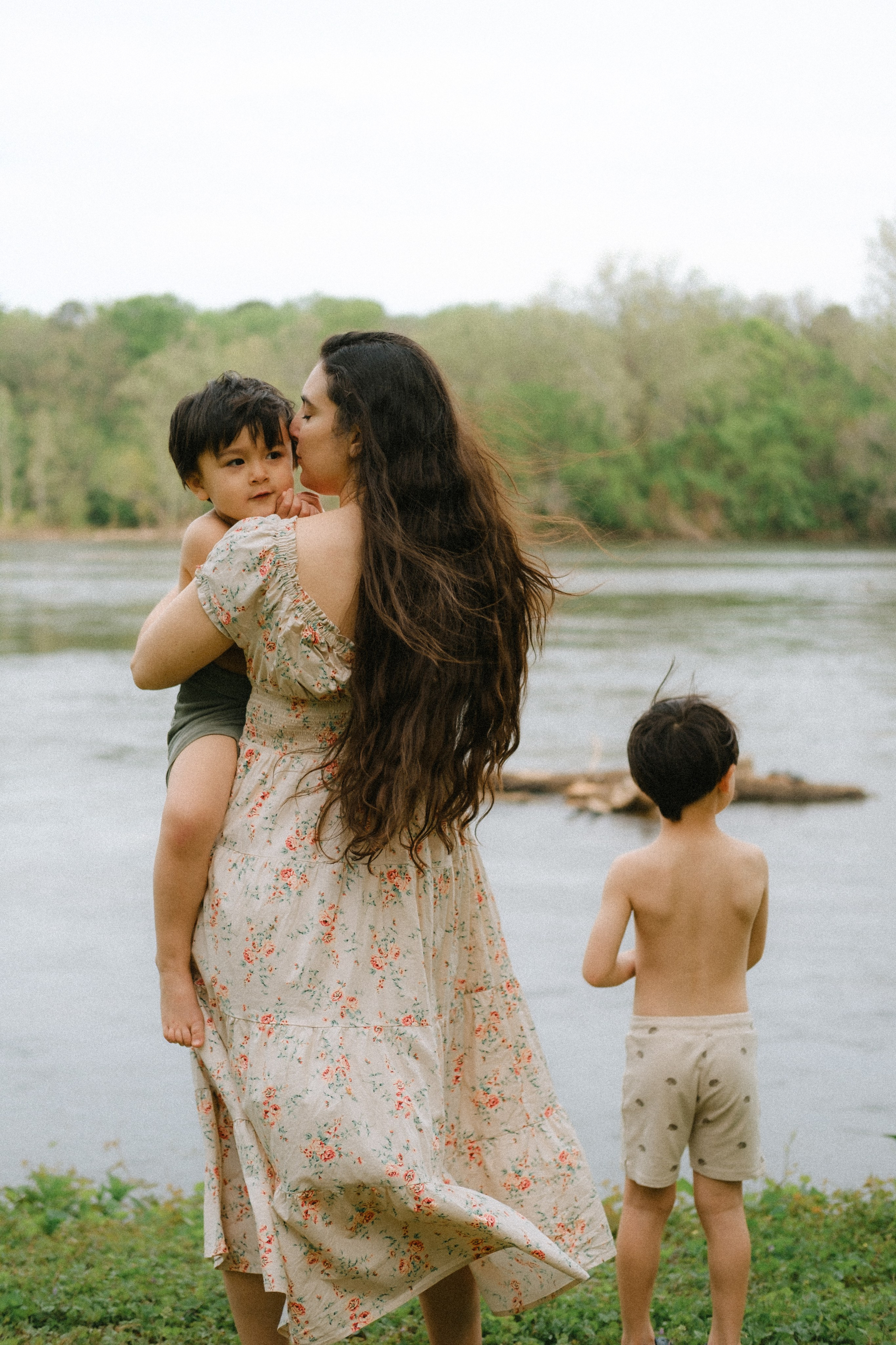 Cozy In-Home Family Photo Session in a Historic Richmond Victorian Home. Family Photographer Anna Dobrovolskaia | Richmond, VA