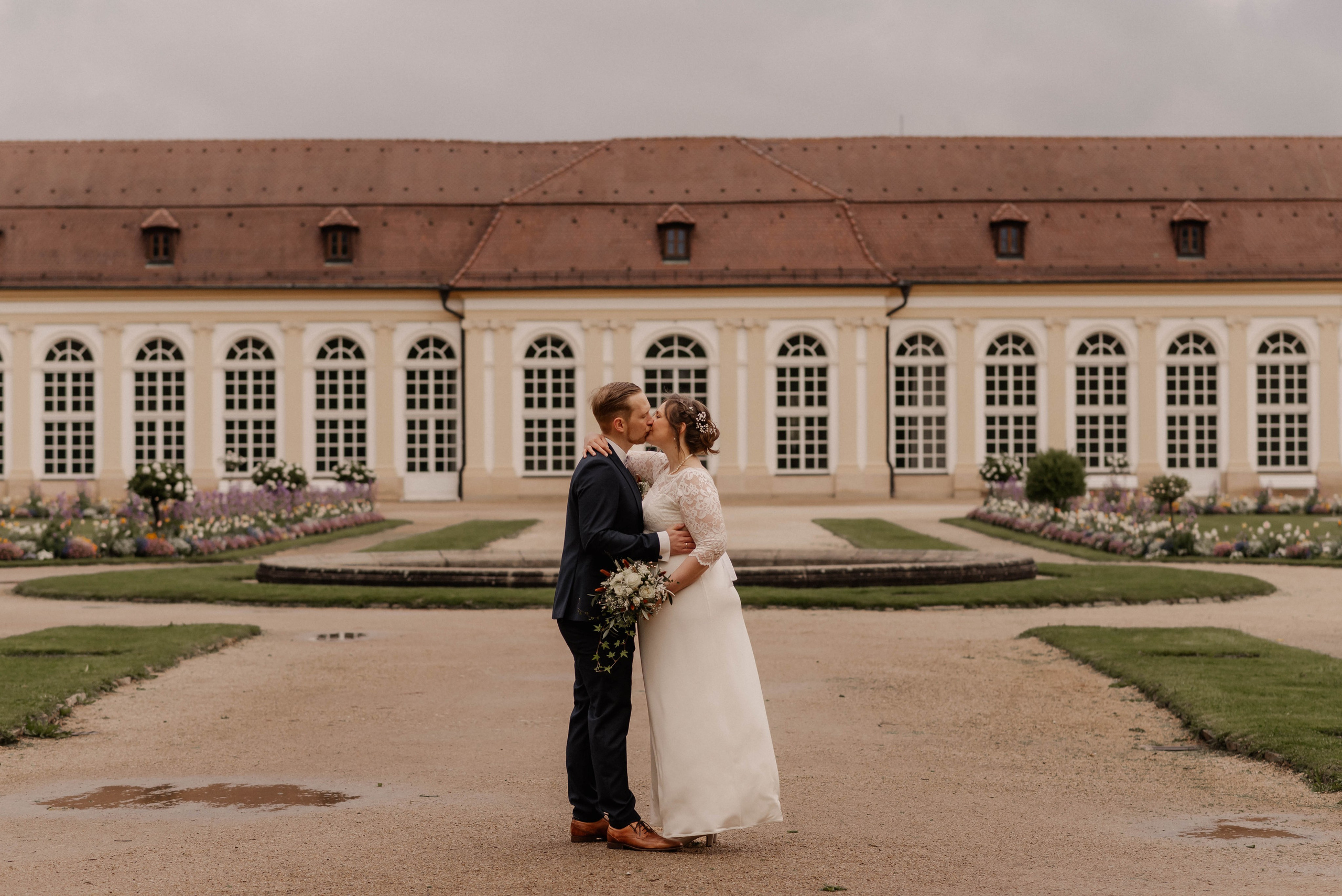 PRE-WEDDING IN HOFGARTEN ANSBACH. Photographer in Nuremberg Irina Mehnert from Ansbach