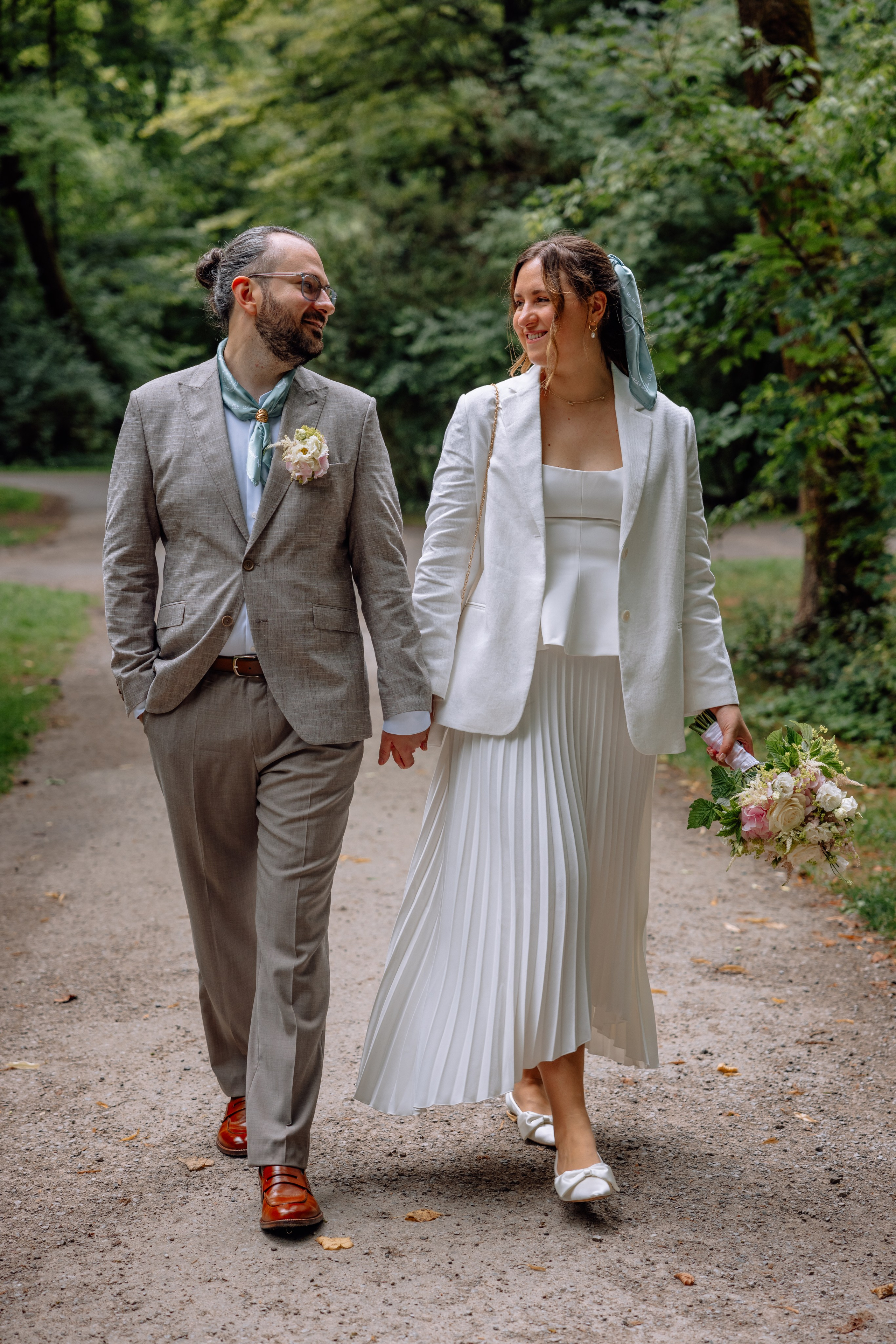 Corinna und Daniel: romantische Hochzeit in der Mandlstrasse/Sommer 2025. Hochzeitsfotograf München Taufe Familienfotograf Tanja Mauke