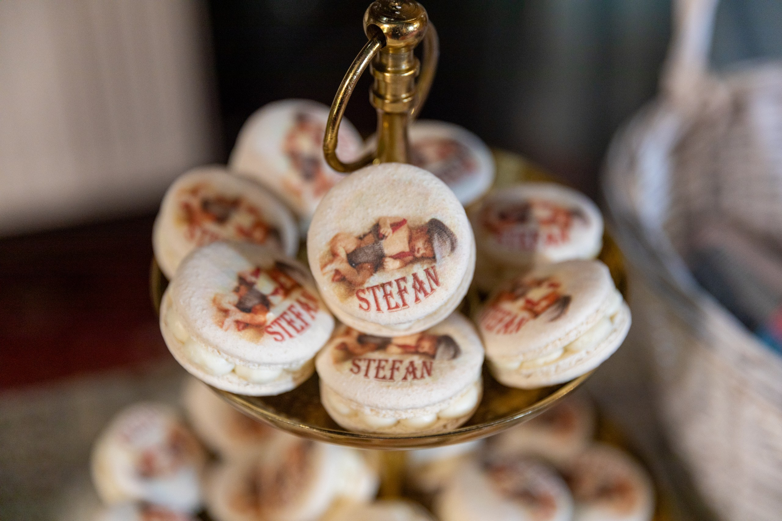 fotograf botez , fotografie botez Botoșani, fotograf Alin Chirilă, amintiri botez, fotografii botez, botez Miruna Parascheva, fotograf copii, fotografie botez în Botoșani-alt="botez , fotografie botez Alin Chirilă, amintiri botez, fotografii emoționante botez Botoșani"-- fotografii-botez-bebelus- amintiri-botez-micuț- moment-sfânt-crestinare- fotografie-emotionanta-botez- detalii-botez-bebelusi- parinti-fericiti-la-botez- fotograf-botez-profesionist- botez-in-biserica-ortodoxa- micuț-botezat-cu-emoție- zâmbete-și-lacrimi-la-botez- bebeluș-la-cristelniță- decor-botez-colorat- botez-cu-dragoste-și-credință- emotie-pura-la-botez- fotograf-botez-botosani- botez-iasi-suceava-fotograf- amintiri-nepretuite-botez-- Preotul ținându-l pe micuțul Mathias Gabriel la botez, în biserica Înălțarea Domnului, Copălău - Detalii de la botezul lui Mathias – lumânare, trusou și icoană - Familia lui Mathias Gabriel alături de micuț, în ziua botezului - Portret emoționant cu mama și bebelușul în brațe, în biserică,fotograf profesionist evenimente Botoșani, Iași, Suceava, Fălticeni, Bacău, Pașcani, Roman - AlinoFotoStudio by Alin Chirilă - servicii foto nuntă, botez, cununie, ședințe foto creative, albume personalizate, fotografii emoționante și calitative pentru cele mai importante momente din viață,fotograf nuntă Botoșani Alin Chirilă, ședință foto botez Iași - AlinoFotoStudio, servicii fotograf profesionist evenimente Suceava, fotograf cununie civilă Fălticeni - Alin Chirilă, album foto nuntă personalizat Bacău.“Bebeluș botezat în biserică, ținut în brațe de nași” • “Detaliu cu lumânarea de botez decorată cu flori albe” • “Părinți emoționați alături de copilul lor la ceremonia de botez” • “Masa festivă de botez cu decor tematic și tort personalizat” • “Momentul în care preotul toarnă apă sfințită pe fruntea bebelușului” “Bebeluș în rochie albă de botez, zâmbind în brațele mamei” • “Detaliu cu cruciulița de botez așezată pe o pernă de satin” • “Părinți și nași aprinzând lumânările în timpul ceremoniei de botez” • “Tort de botez decorat cu figurine tematice și numele copilului” • “Copil botezat dormind liniștit în pătuțul decorat festiv” • “Momentul în care preotul binecuvântează copilul în fața altarului” • “Invitați adunându-se în jurul mesei festive la petrecerea de botez” • “Bebeluș ținând în mână o jucărie personalizată primită la botez” • “Familie fericită pozând împreună după ceremonia de botez” • “Decor tematic cu baloane și flori la locația petrecerii de botez” fotograf Botoșani fotograf evenimente fotograf botez Alin Chirila fotograf alinofotostudio.fotograf botez Amelis Maria, fotografie botez Botoșani, fotograf Alin Chirilă, amintiri botez, fotografii botez, botez Amelis Maria, fotograf copii, fotografie botez în Botoșani,