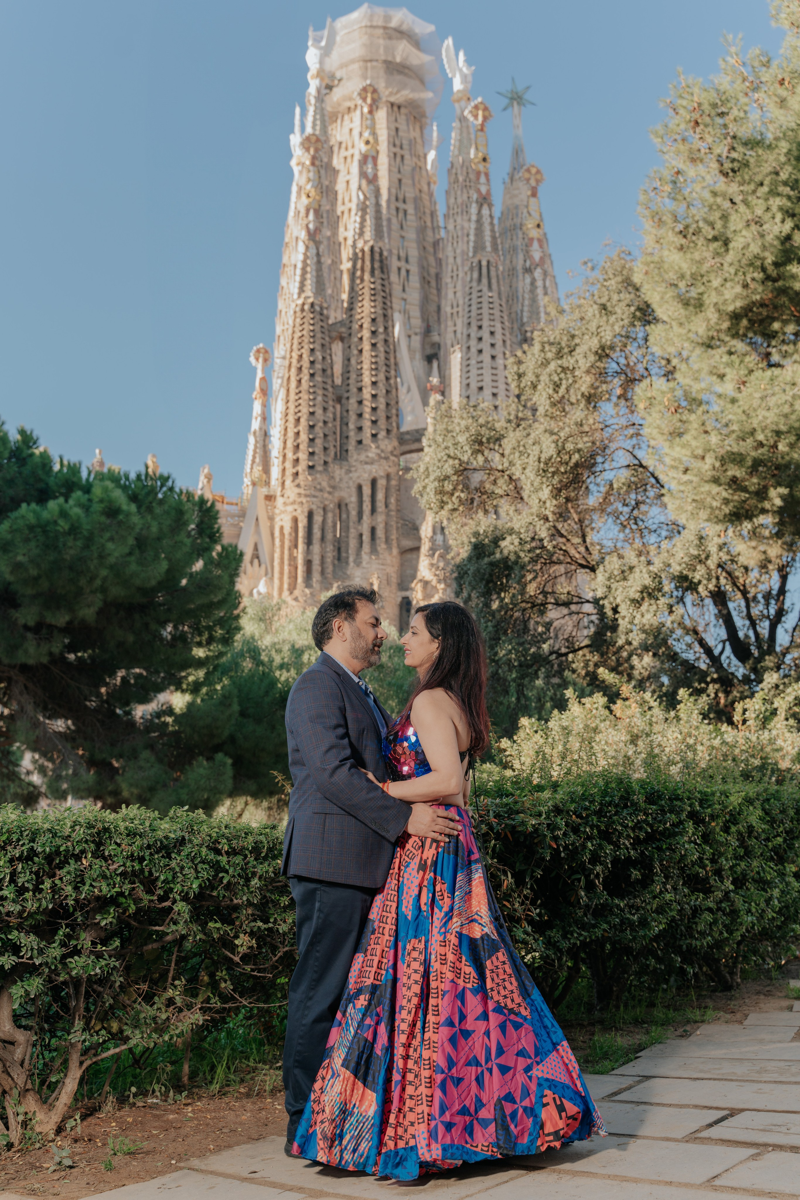 The Ultimate Barcelona Photoshoot Guide — Photographers Recommendations. DiaFoto — Wow Photographer in Barcelona | Premium Barcelona Photoshoot Experience