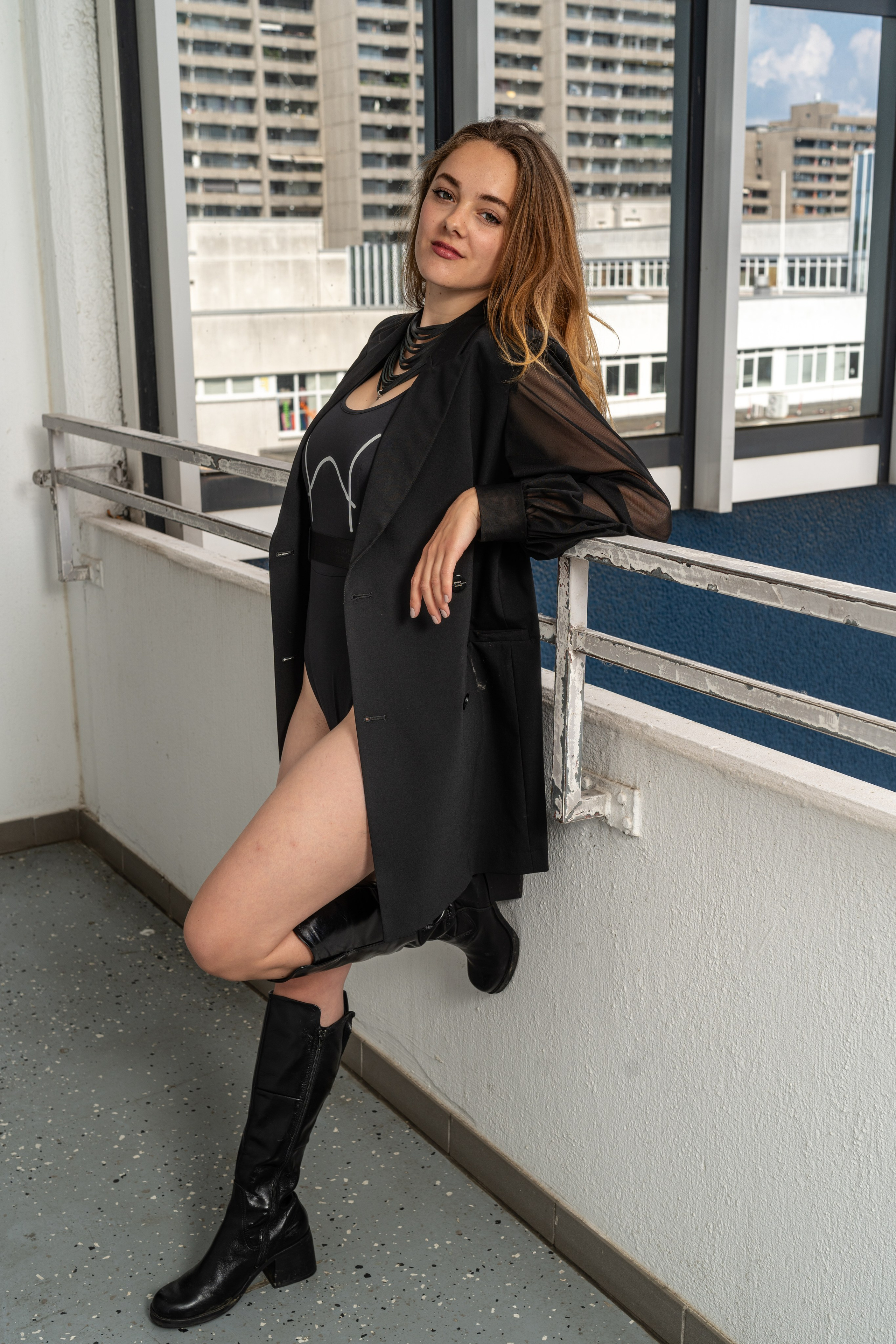 LOLA & OBLIQUE. Portrait photographer in Germany and all over Europe Mischa Blank