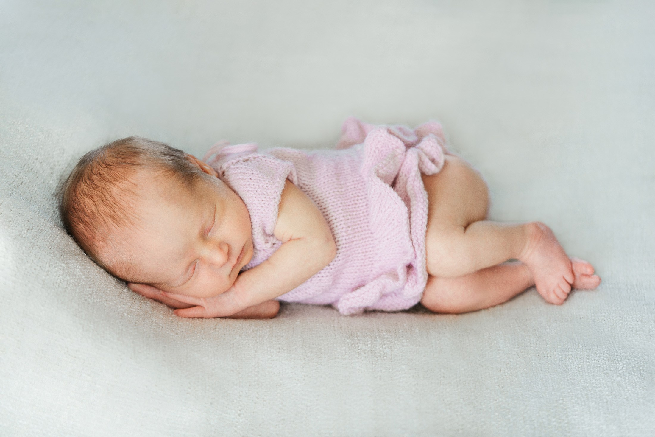 Vastasyntyneen tytön kuvaus Espoossa