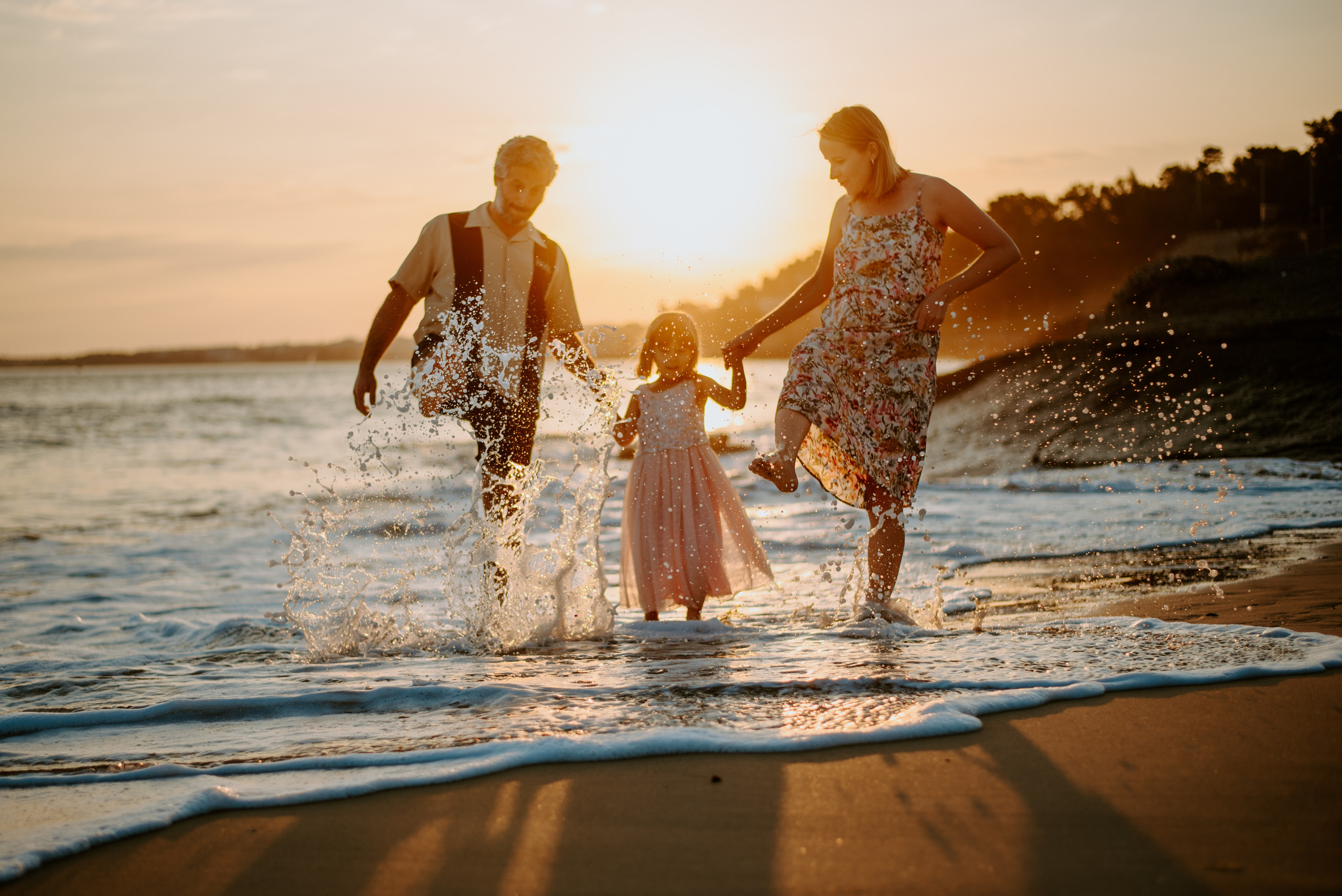 Lifestyle, wedding and family photographer