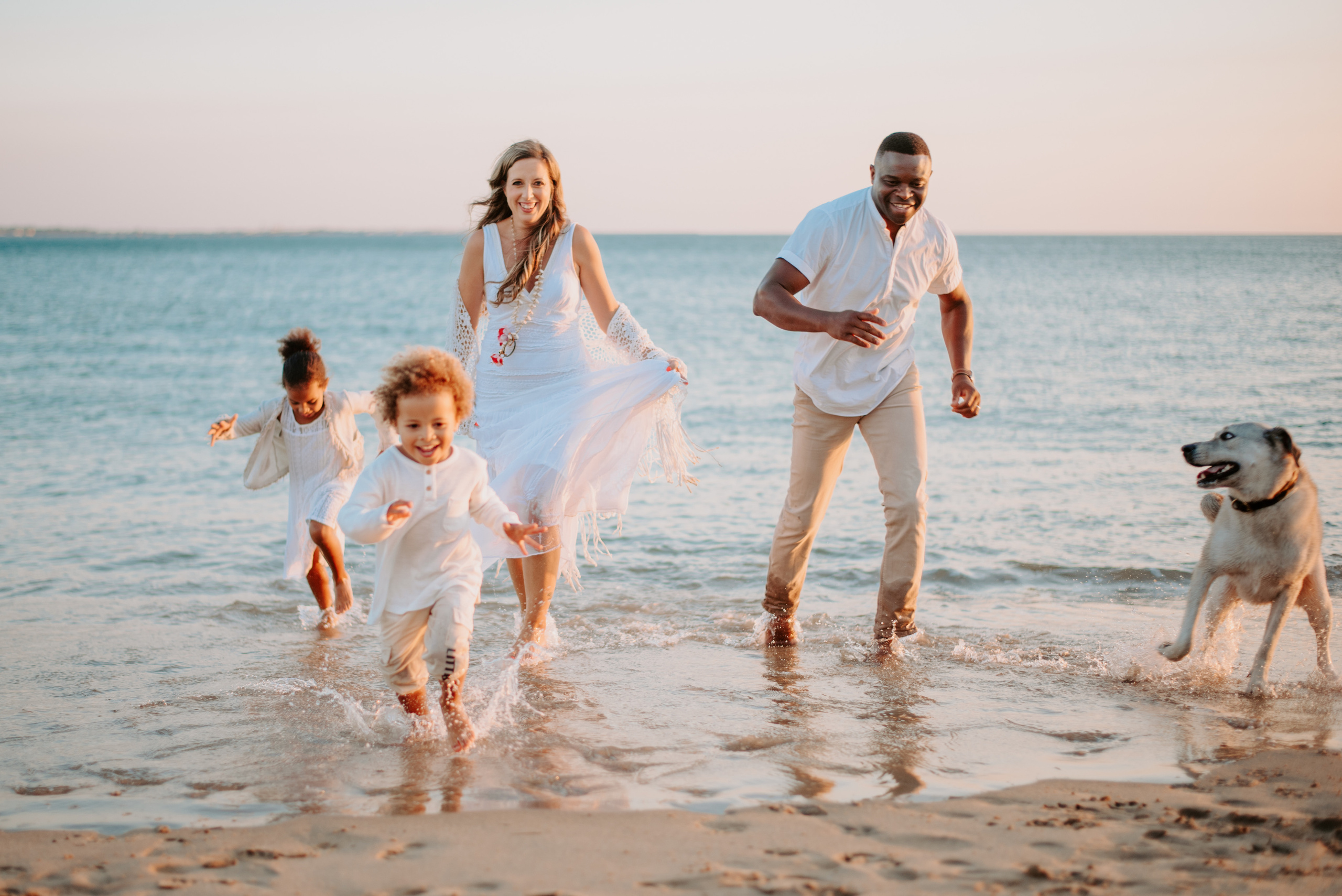 Lifestyle, wedding and family photographer