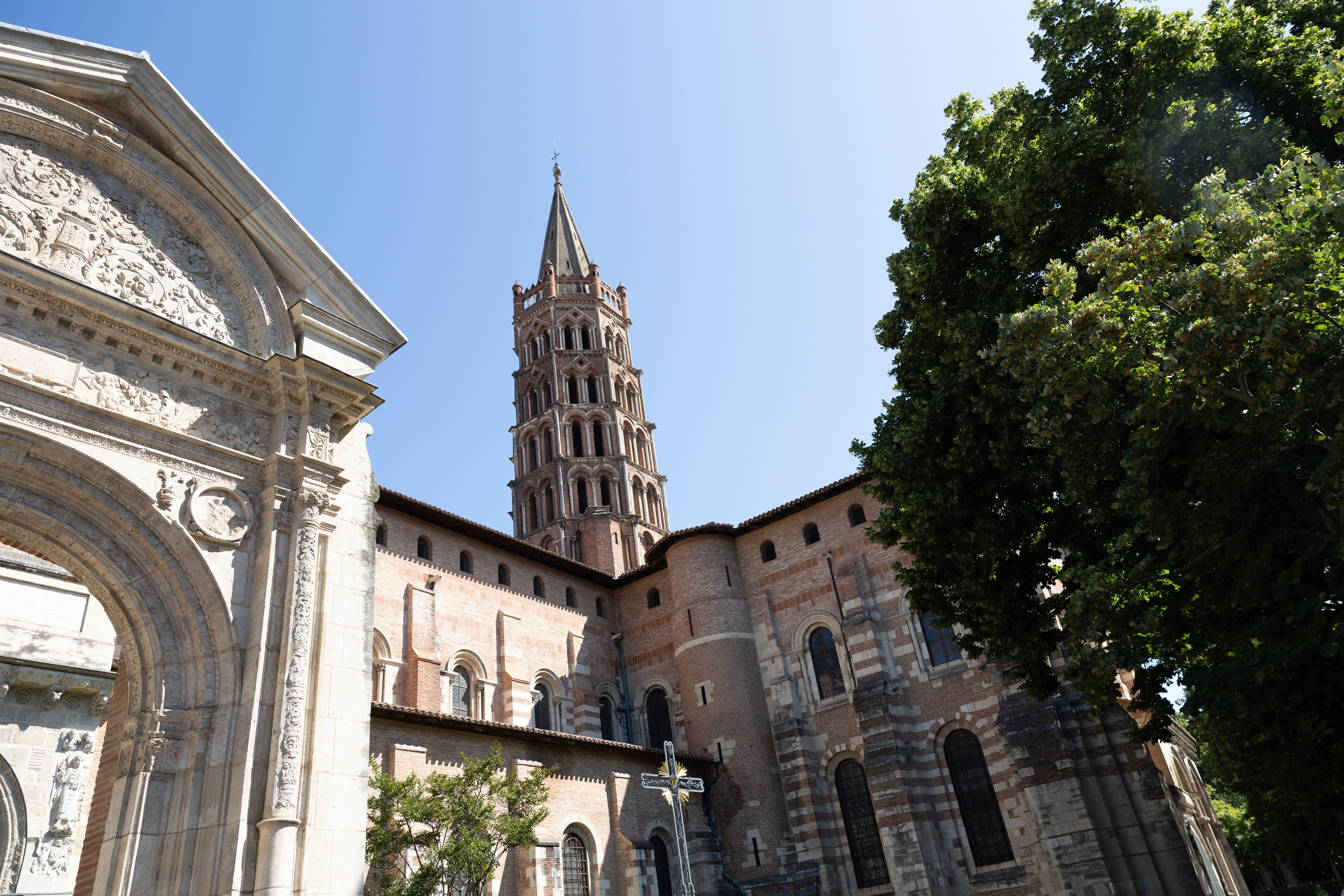 The Baptism of Diana in the Church of Saint-Sernin in Toulouse. Евгения Смирнова — фотограф в Тулузе и юго-западной Франции