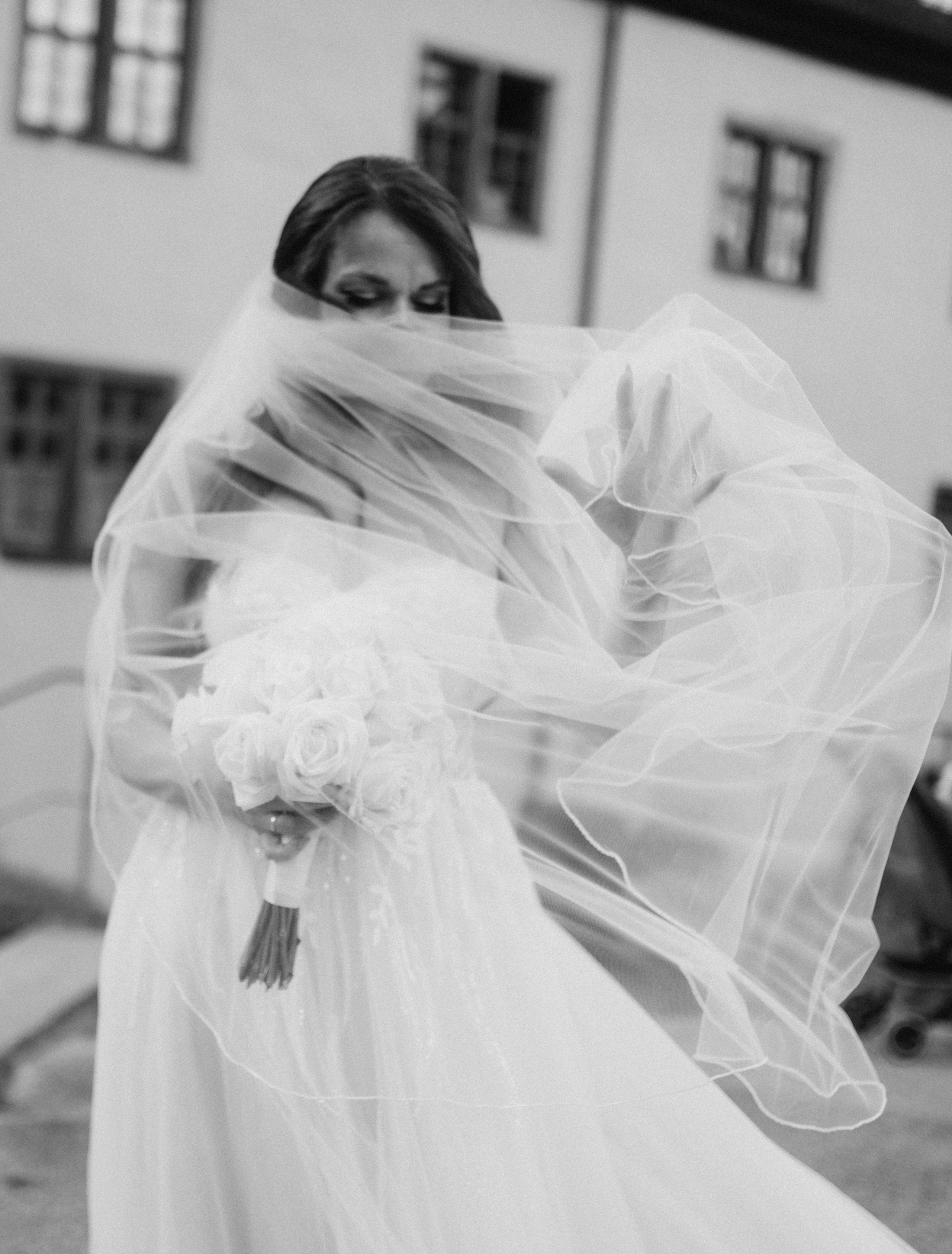 Braut mit Schleier in Kloster Bronnbach