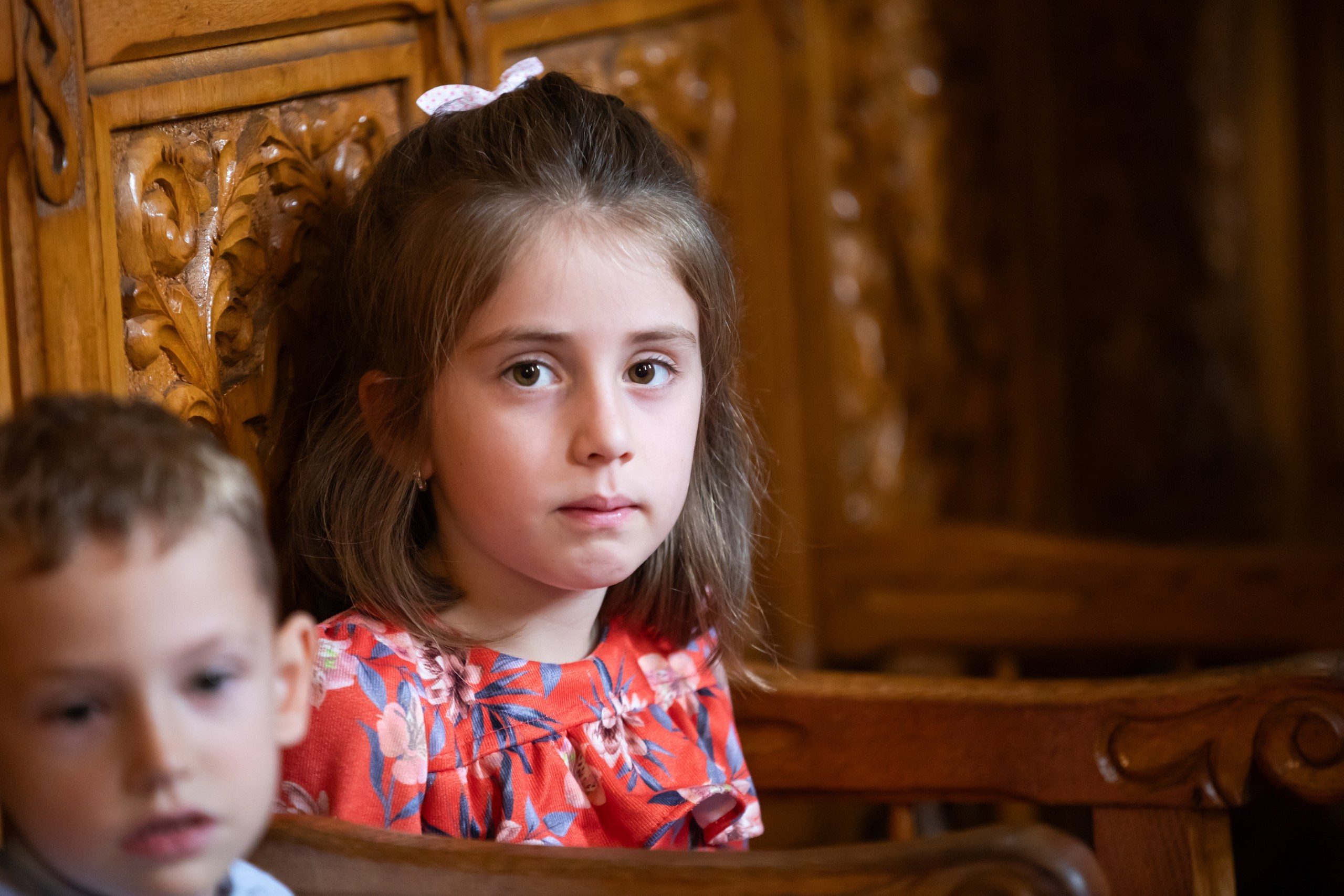 fotograf botez , fotografie botez Botoșani, fotograf Alin Chirilă, amintiri botez, fotografii botez, botez Miruna Parascheva, fotograf copii, fotografie botez în Botoșani-alt="botez , fotografie botez Alin Chirilă, amintiri botez, fotografii emoționante botez Botoșani"-- fotografii-botez-bebelus- amintiri-botez-micuț- moment-sfânt-crestinare- fotografie-emotionanta-botez- detalii-botez-bebelusi- parinti-fericiti-la-botez- fotograf-botez-profesionist- botez-in-biserica-ortodoxa- micuț-botezat-cu-emoție- zâmbete-și-lacrimi-la-botez- bebeluș-la-cristelniță- decor-botez-colorat- botez-cu-dragoste-și-credință- emotie-pura-la-botez- fotograf-botez-botosani- botez-iasi-suceava-fotograf- amintiri-nepretuite-botez-- Preotul ținându-l pe micuțul Mathias Gabriel la botez, în biserica Înălțarea Domnului, Copălău - Detalii de la botezul lui Mathias – lumânare, trusou și icoană - Familia lui Mathias Gabriel alături de micuț, în ziua botezului - Portret emoționant cu mama și bebelușul în brațe, în biserică,fotograf profesionist evenimente Botoșani, Iași, Suceava, Fălticeni, Bacău, Pașcani, Roman - AlinoFotoStudio by Alin Chirilă - servicii foto nuntă, botez, cununie, ședințe foto creative, albume personalizate, fotografii emoționante și calitative pentru cele mai importante momente din viață,fotograf nuntă Botoșani Alin Chirilă, ședință foto botez Iași - AlinoFotoStudio, servicii fotograf profesionist evenimente Suceava, fotograf cununie civilă Fălticeni - Alin Chirilă, album foto nuntă personalizat Bacău.“Bebeluș botezat în biserică, ținut în brațe de nași” • “Detaliu cu lumânarea de botez decorată cu flori albe” • “Părinți emoționați alături de copilul lor la ceremonia de botez” • “Masa festivă de botez cu decor tematic și tort personalizat” • “Momentul în care preotul toarnă apă sfințită pe fruntea bebelușului” “Bebeluș în rochie albă de botez, zâmbind în brațele mamei” • “Detaliu cu cruciulița de botez așezată pe o pernă de satin” • “Părinți și nași aprinzând lumânările în timpul ceremoniei de botez” • “Tort de botez decorat cu figurine tematice și numele copilului” • “Copil botezat dormind liniștit în pătuțul decorat festiv” • “Momentul în care preotul binecuvântează copilul în fața altarului” • “Invitați adunându-se în jurul mesei festive la petrecerea de botez” • “Bebeluș ținând în mână o jucărie personalizată primită la botez” • “Familie fericită pozând împreună după ceremonia de botez” • “Decor tematic cu baloane și flori la locația petrecerii de botez” fotograf Botoșani fotograf evenimente fotograf botez Alin Chirila fotograf alinofotostudio.fotograf botez Amelis Maria, fotografie botez Botoșani, fotograf Alin Chirilă, amintiri botez, fotografii botez, botez Amelis Maria, fotograf copii, fotografie botez în Botoșani,