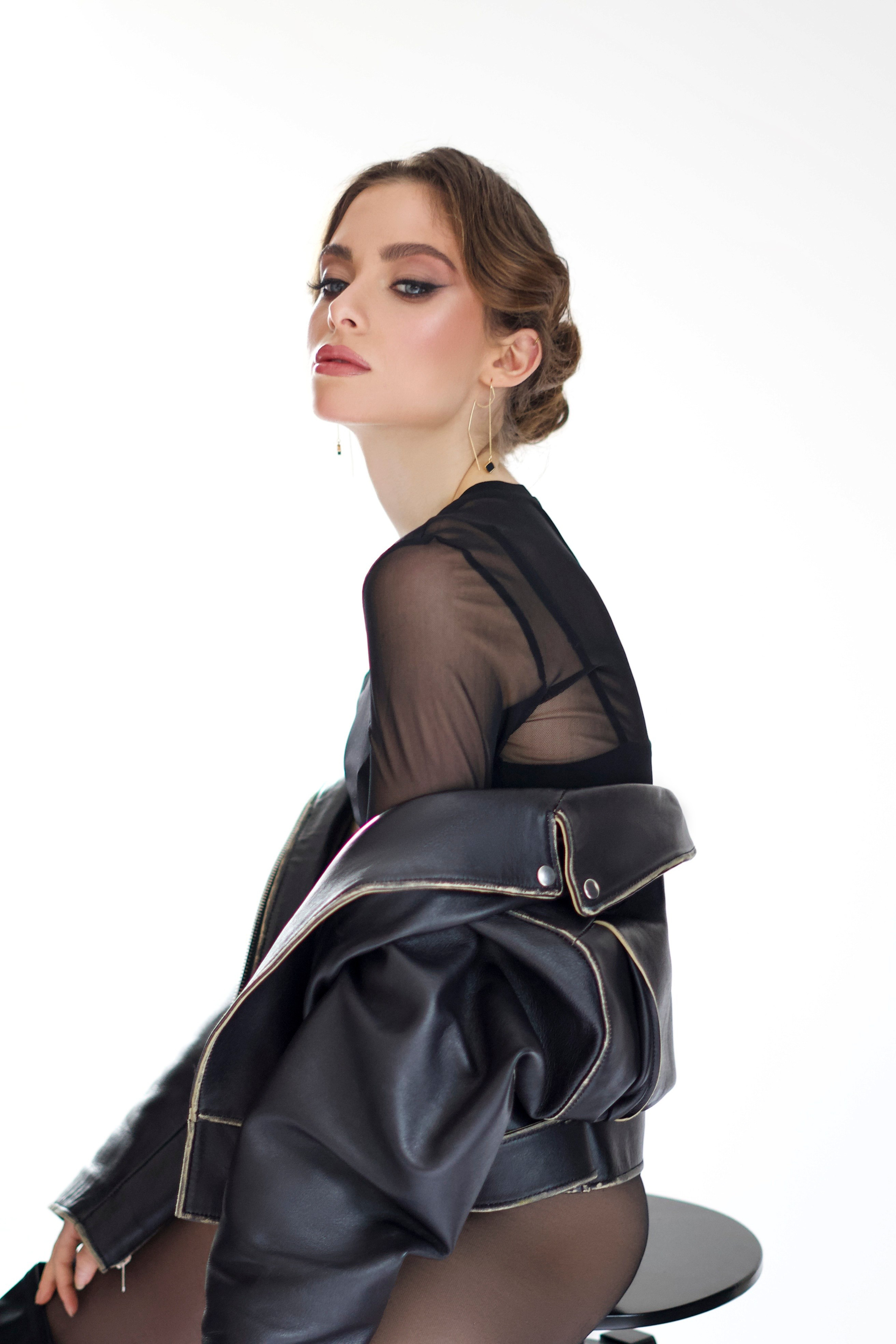 Professioneller Studiofotograf in München – Fotos, Content Creation, Shooting für jeden Anlass. Fotostudio Aesthetic Space in München. Fotostudio mieten ab 1 Stunde