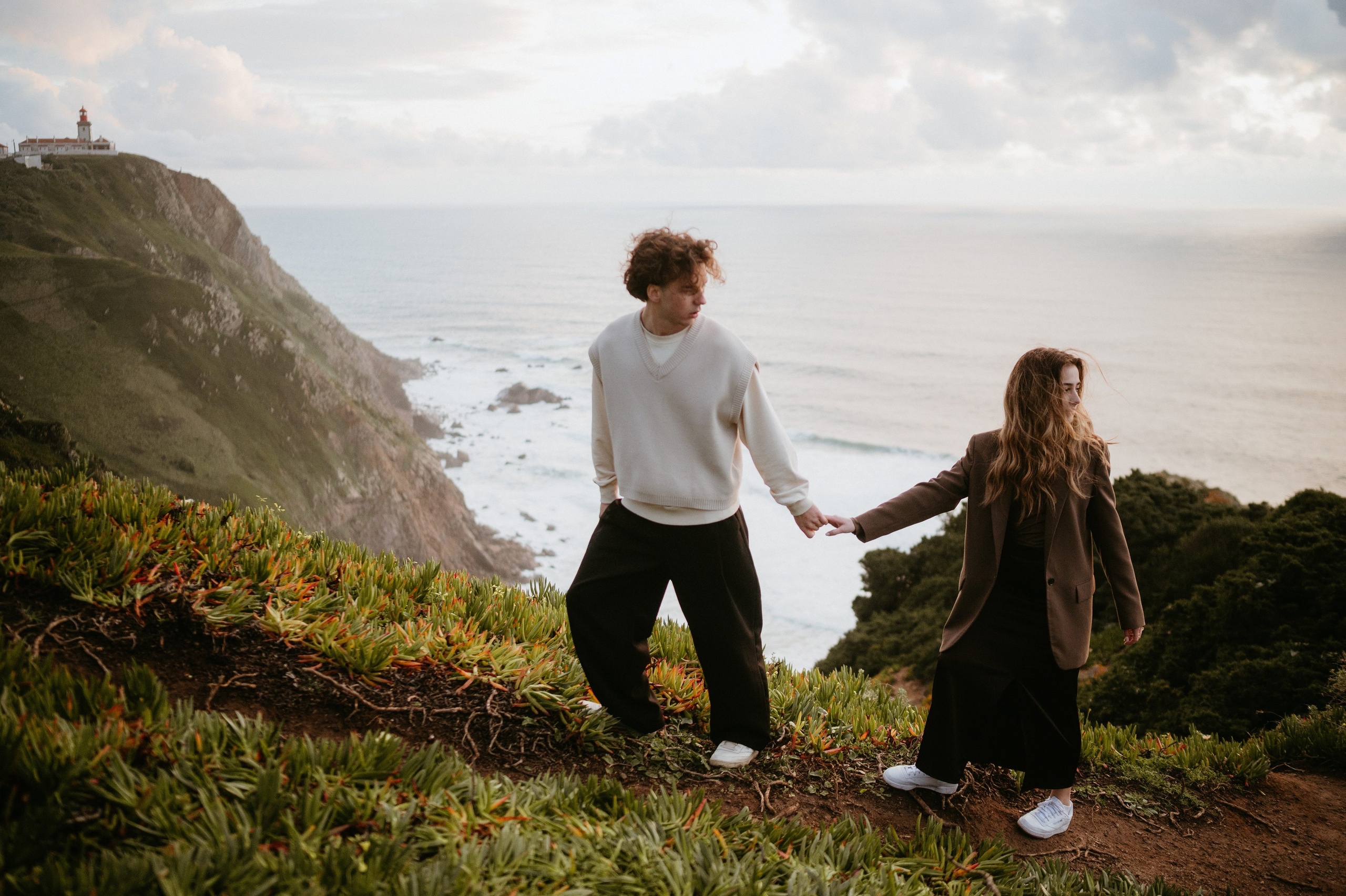Praia da Ursa – ședință foto de cuplu într-un loc magic din Portugalia. Valentin Melen - fotograf de nunta 🤍