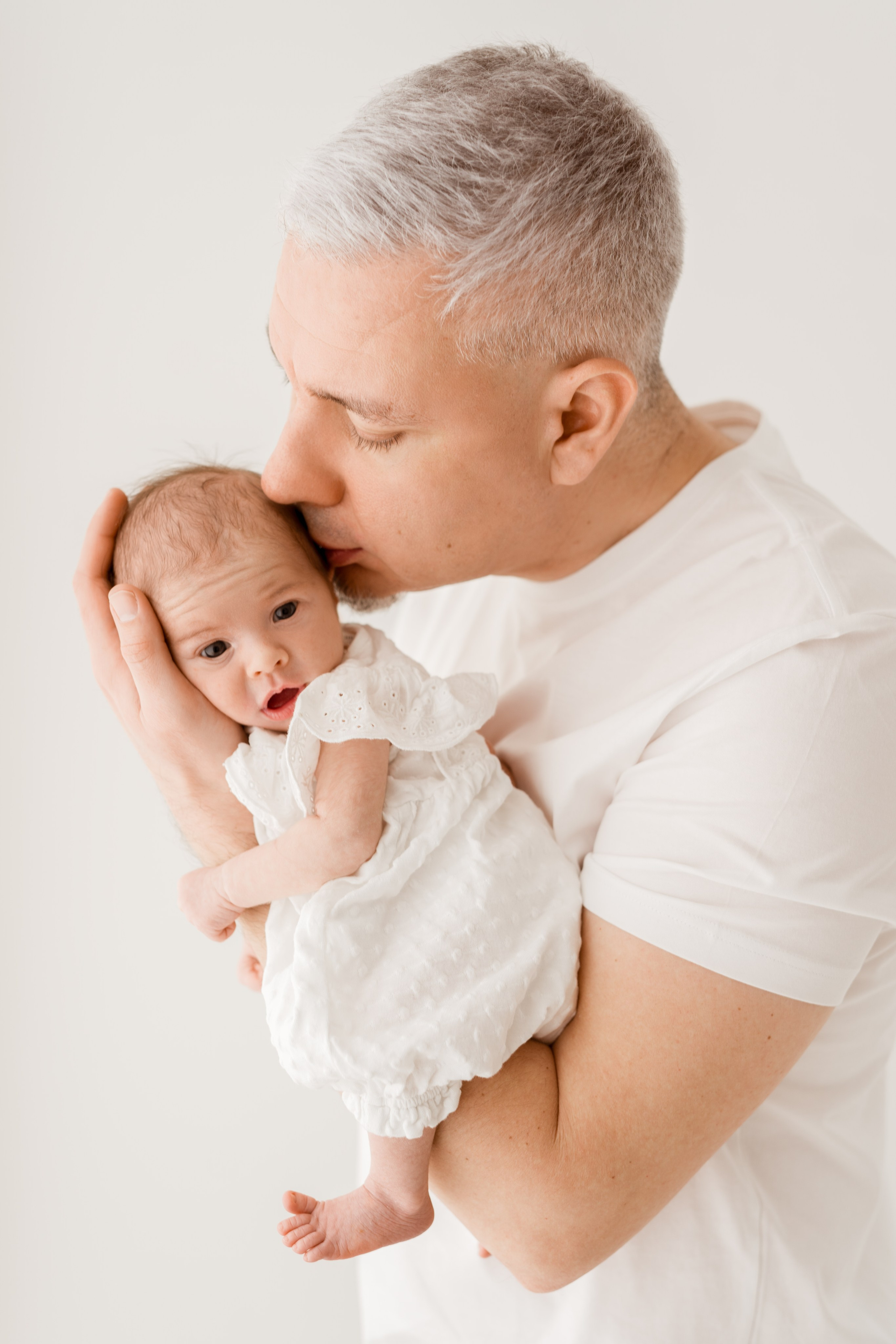 Sesja noworodkowa Emmy. Fotograf Łódź - sesja ciążowa, noworodkowa, dziecięca. Studio w Łodzi
