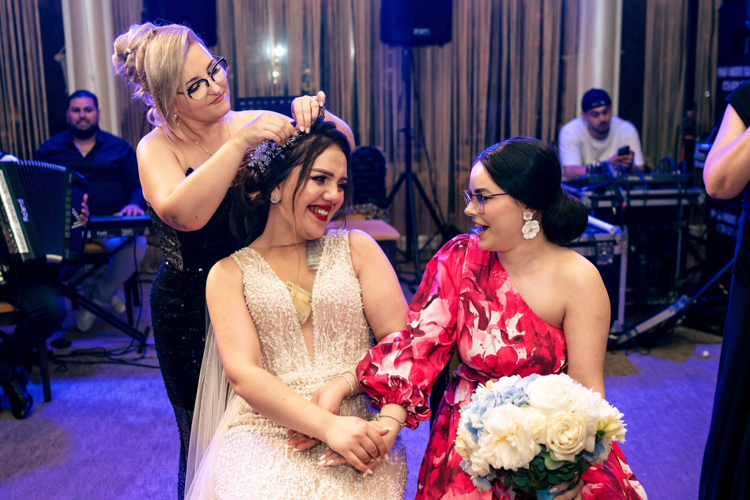 Crina & Cătălin. Acasă