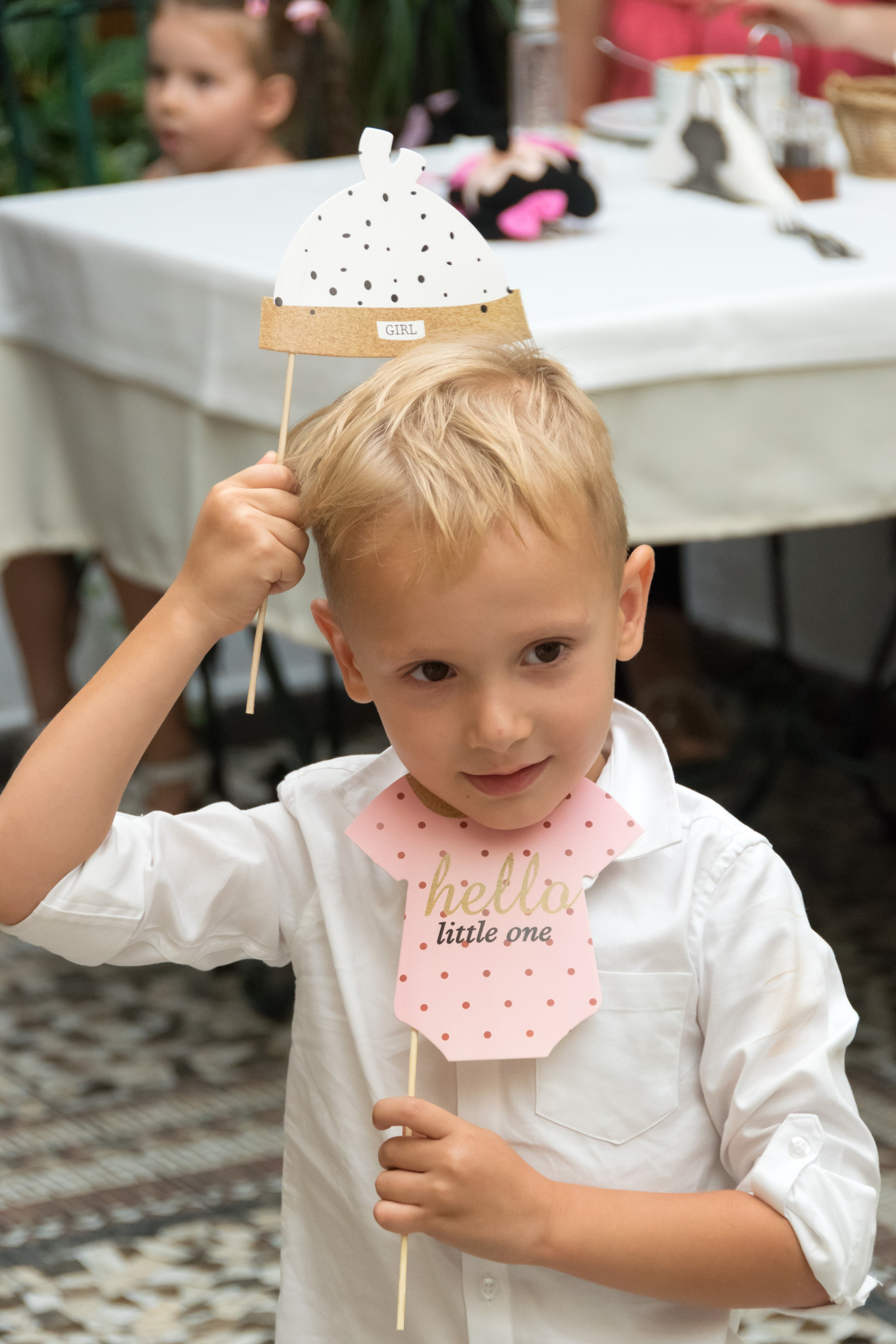 Idei de teme pentru botez, Locații pentru botez, Cele mai bune tematici pentru botez, Buget botez, Rochii pentru botez, Decoruri pentru botez, Invitații pentru botez, Fotograf pentru botez, Meniu pentru botez, Tradiții și obiceiuri de botez. fotograf botez bucuresti