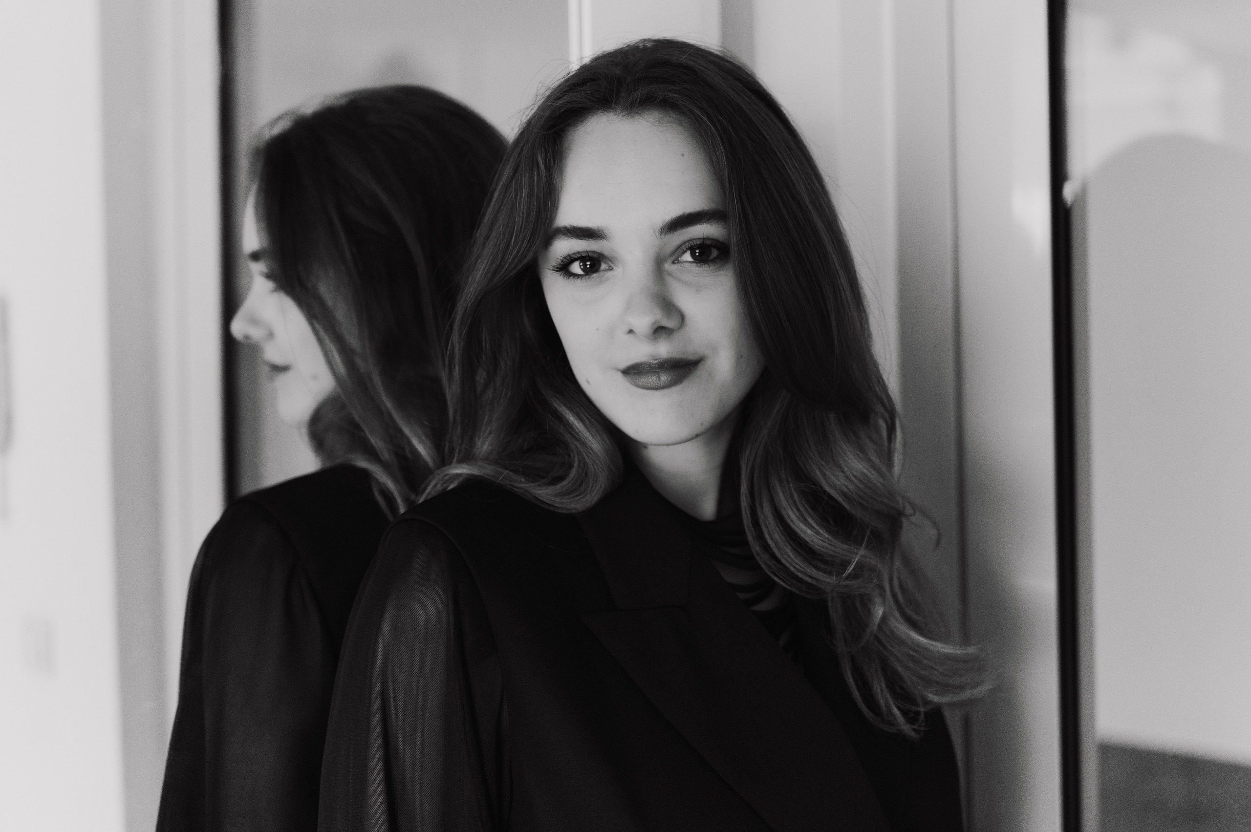 LOLA & OBLIQUE. Portrait photographer in Germany and all over Europe Mischa Blank