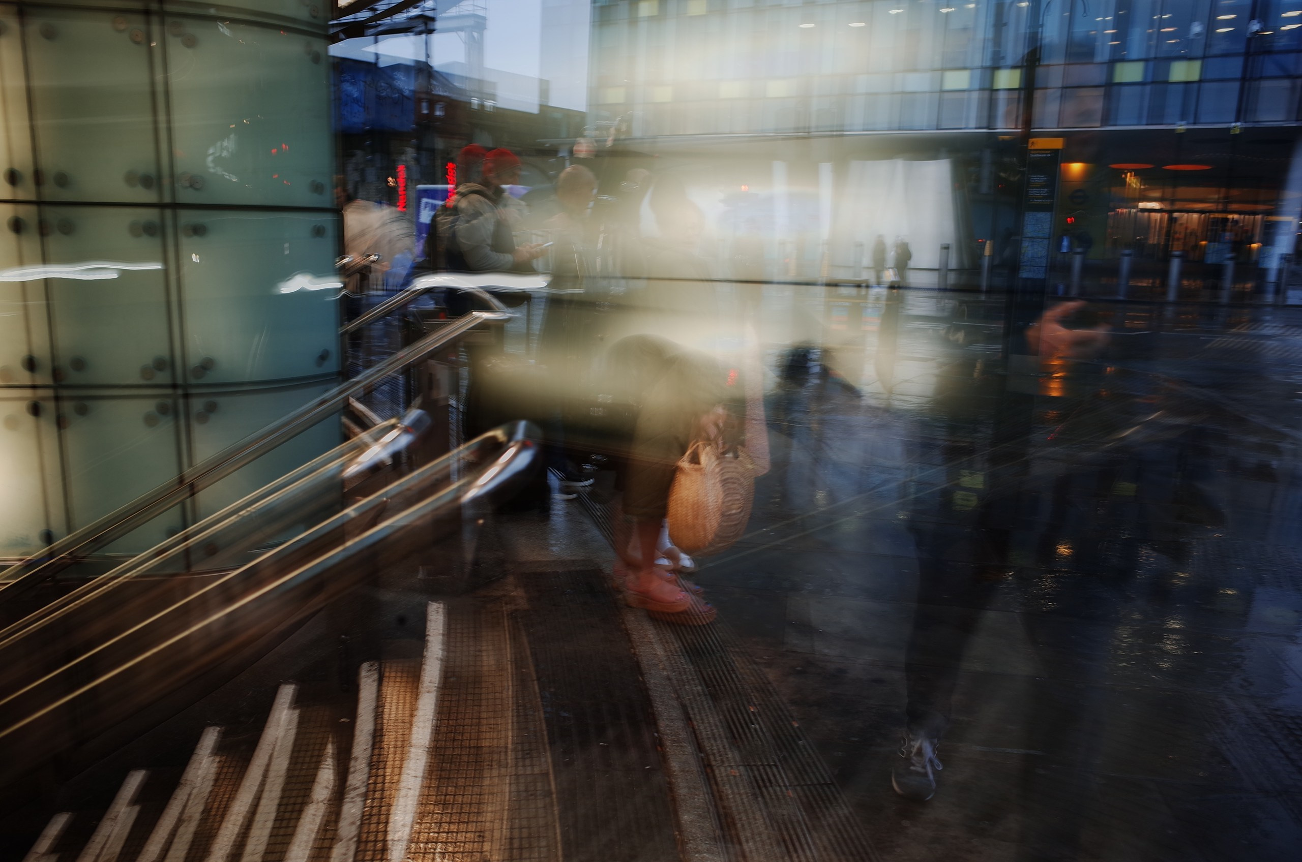 English (not yet summer) rain. Виктория Дини. Арт-фотография