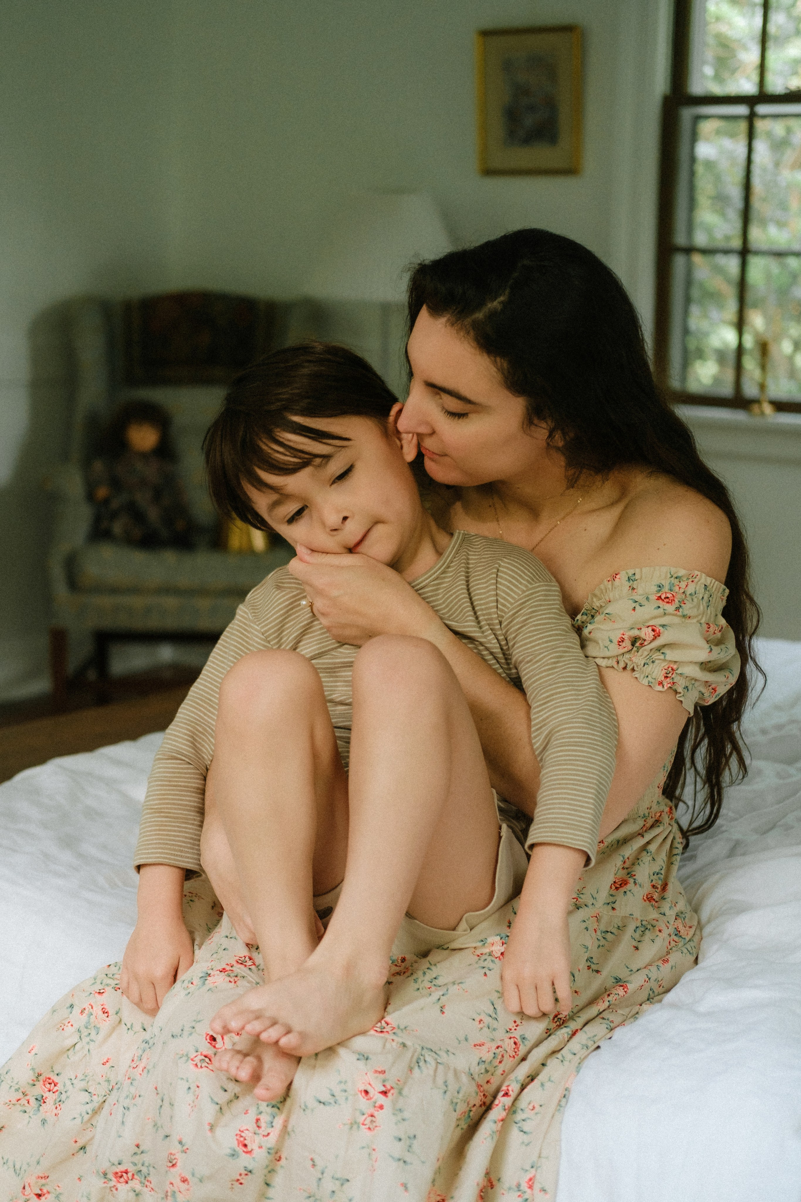 Cozy In-Home Family Photo Session in a Historic Richmond Victorian Home. Family Photographer Anna Dobrovolskaia | Richmond, VA