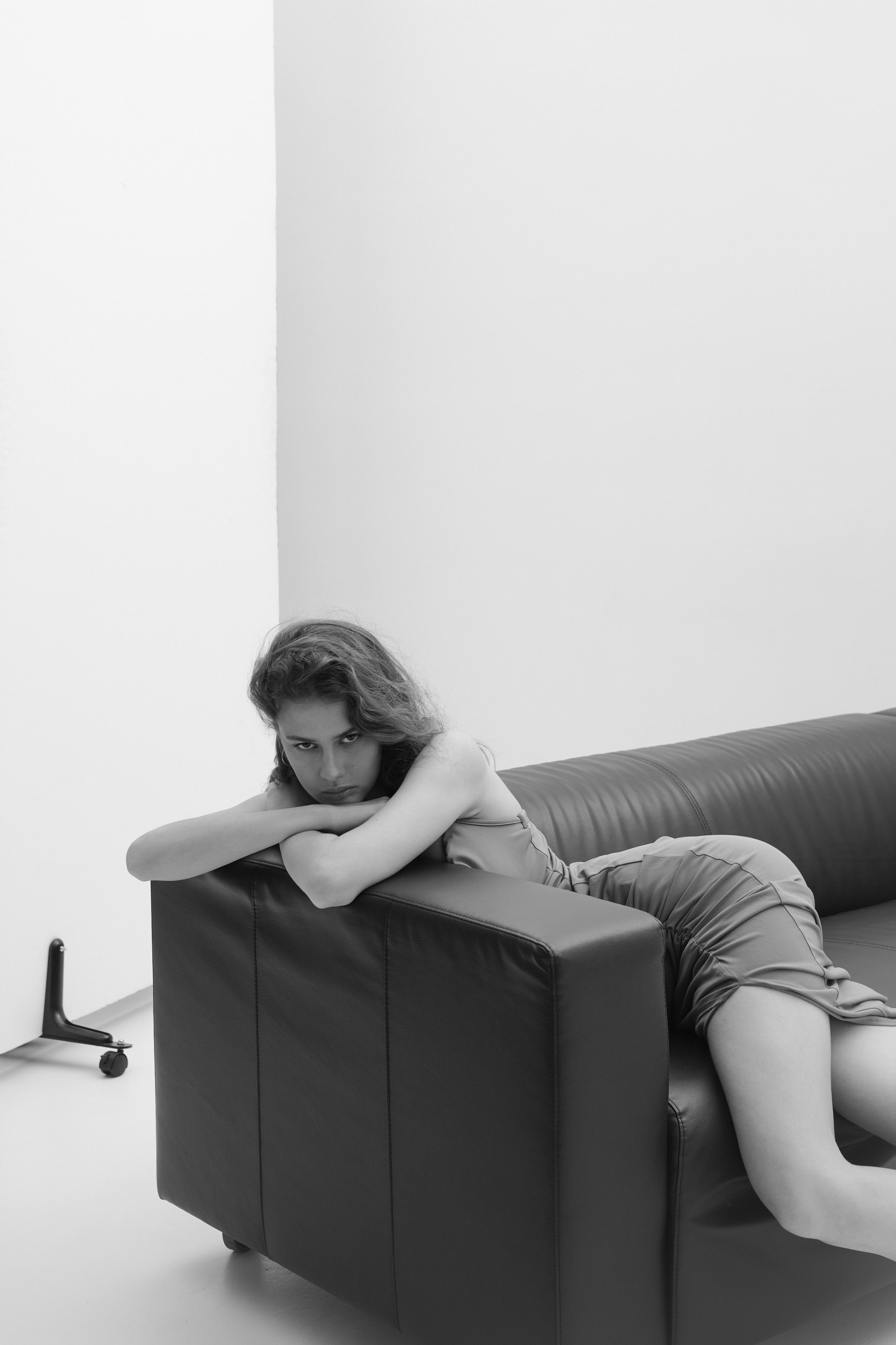 Professioneller Studiofotograf in München – Fotos, Content Creation, Shooting für jeden Anlass. Fotostudio Aesthetic Space in München. Fotostudio mieten ab 1 Stunde