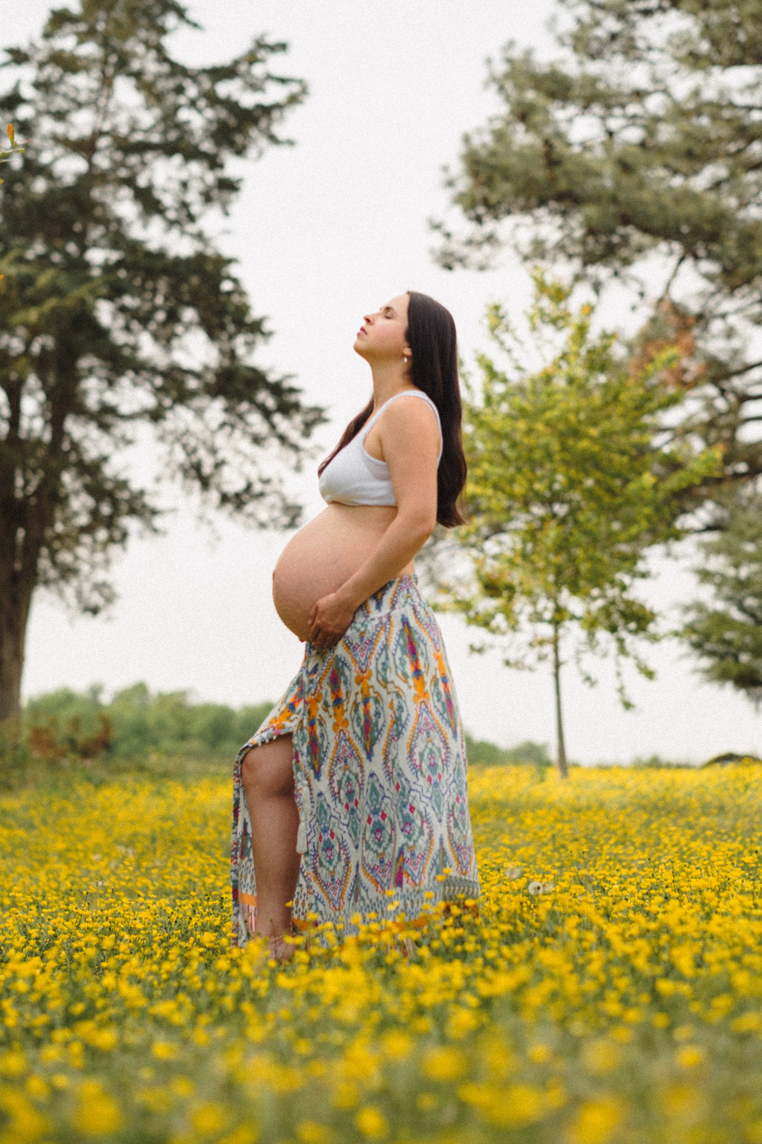 Spring Maternity Session at Bryan Park in Richmond, VA. Family Photographer Anna Dobrovolskaia | Richmond, VA