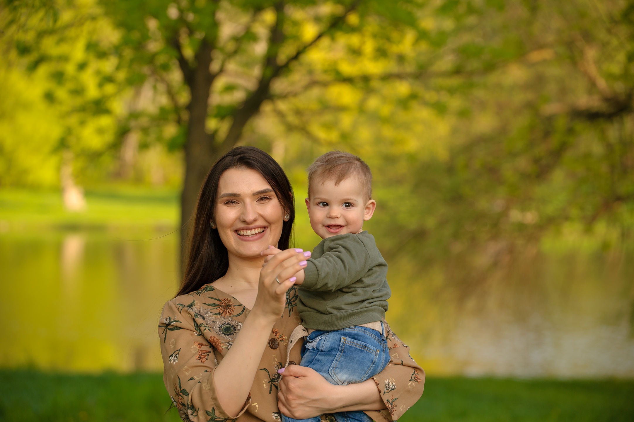 Весенняя Фотосессия Илюши в Тюльпанах. Семейный фотограф в Кишинёве THOMAS SHTIFT