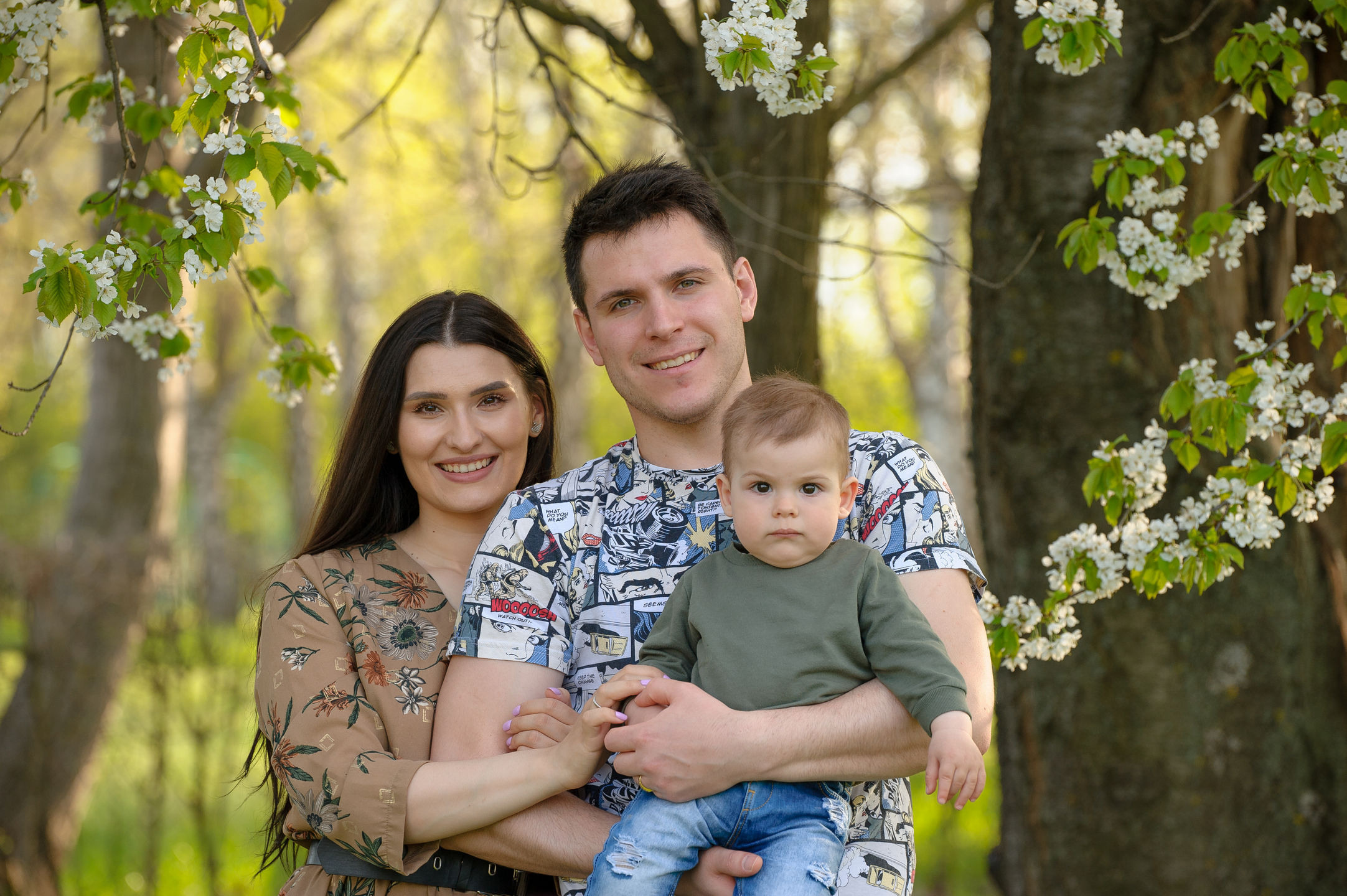 Весенняя Фотосессия Илюши в Тюльпанах. Семейный фотограф в Кишинёве THOMAS SHTIFT