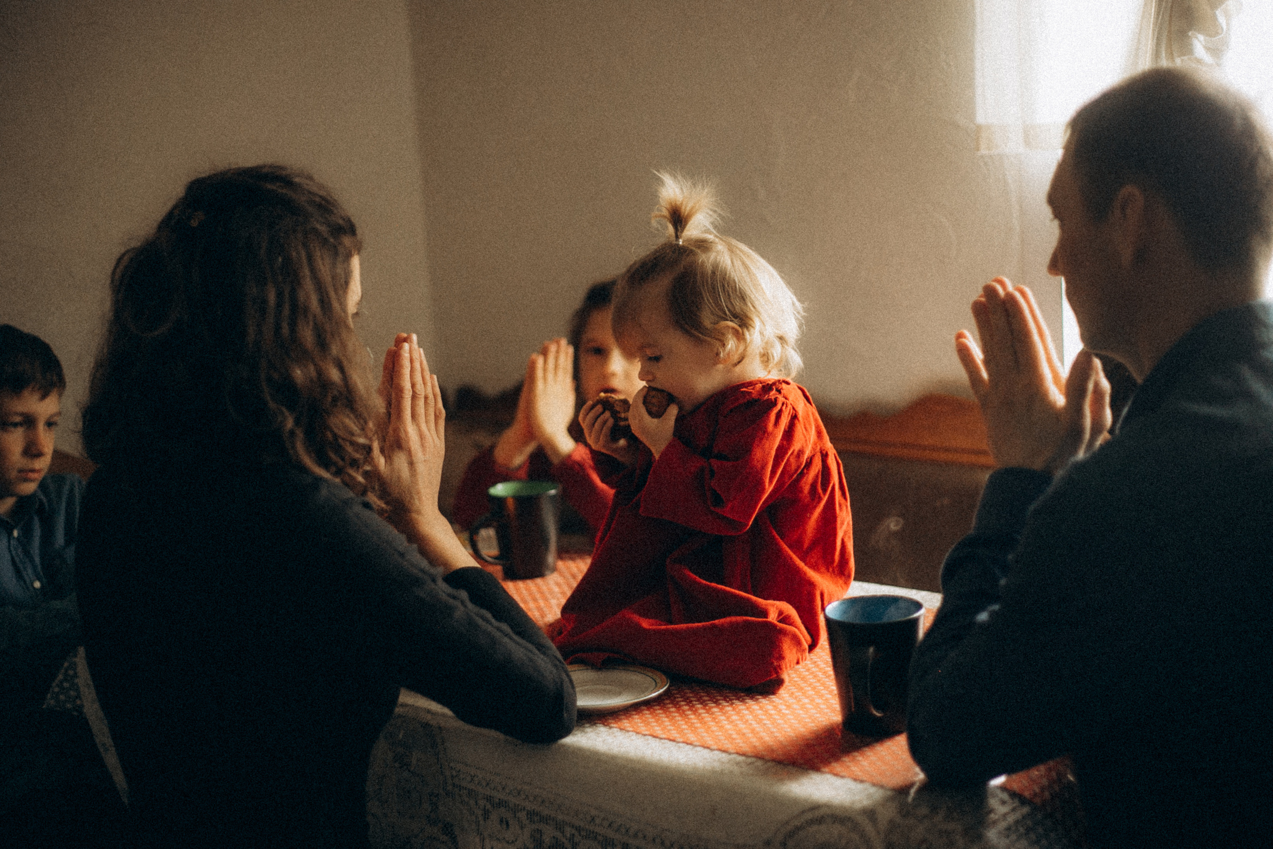 Когда мнго любви, много детей, много счастья