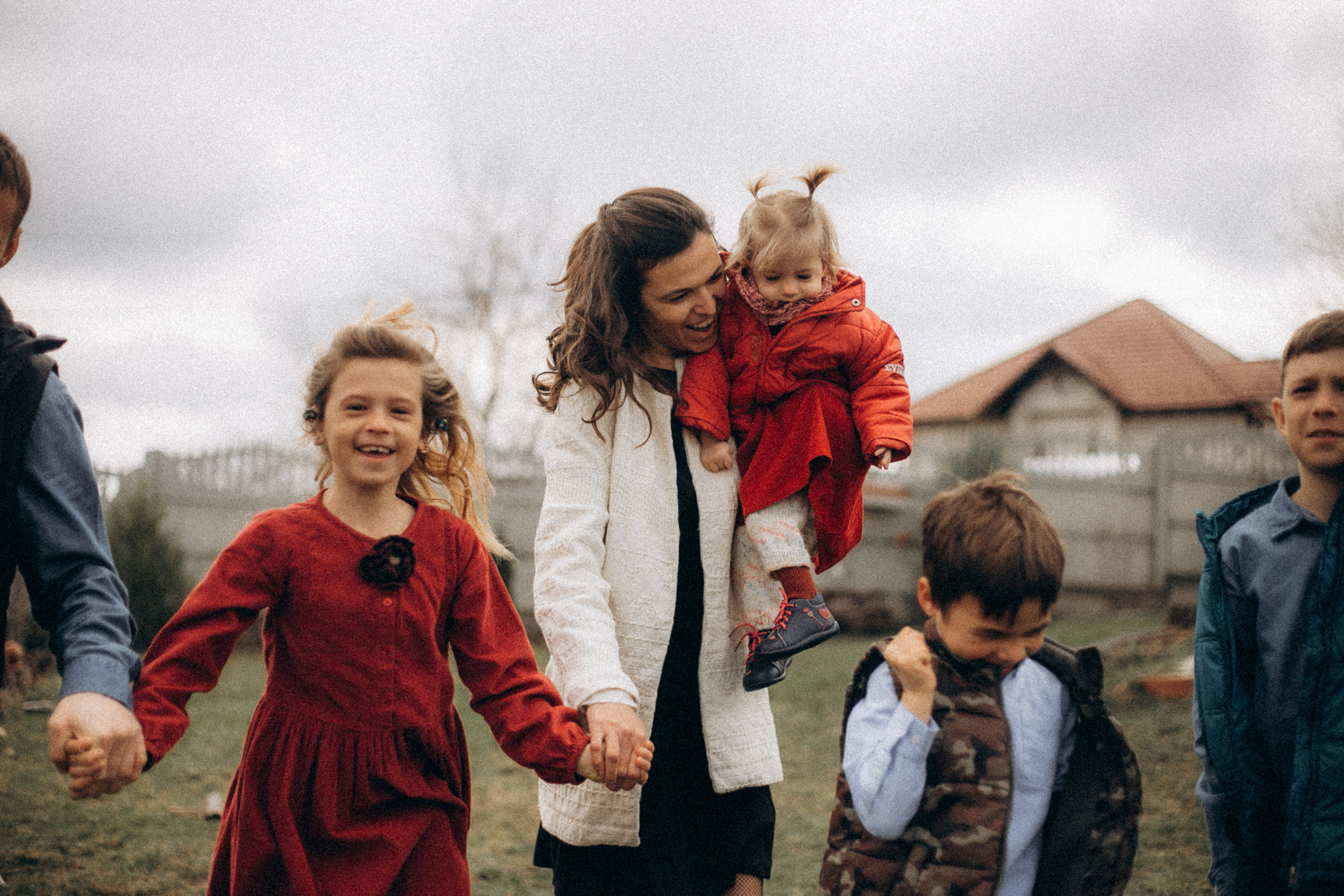 Когда мнго любви, много детей, много счастья