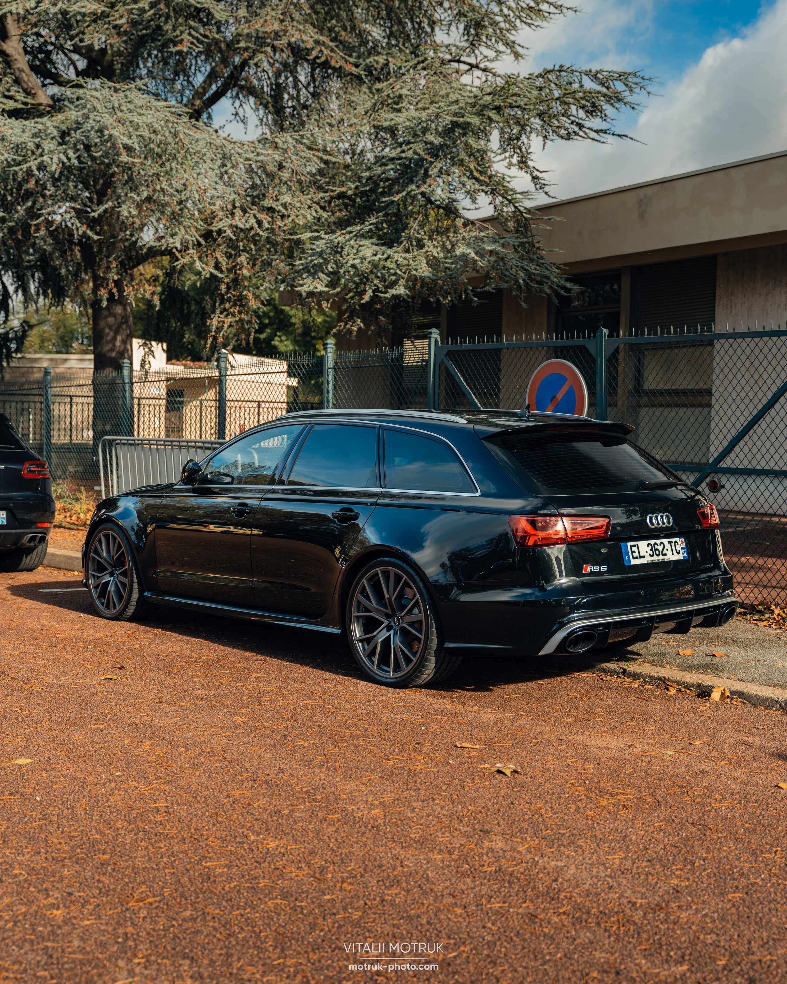Rassemblement a l’Auteuil 22 octobre. Photographe de voitures à Paris — Vitalii Motruk