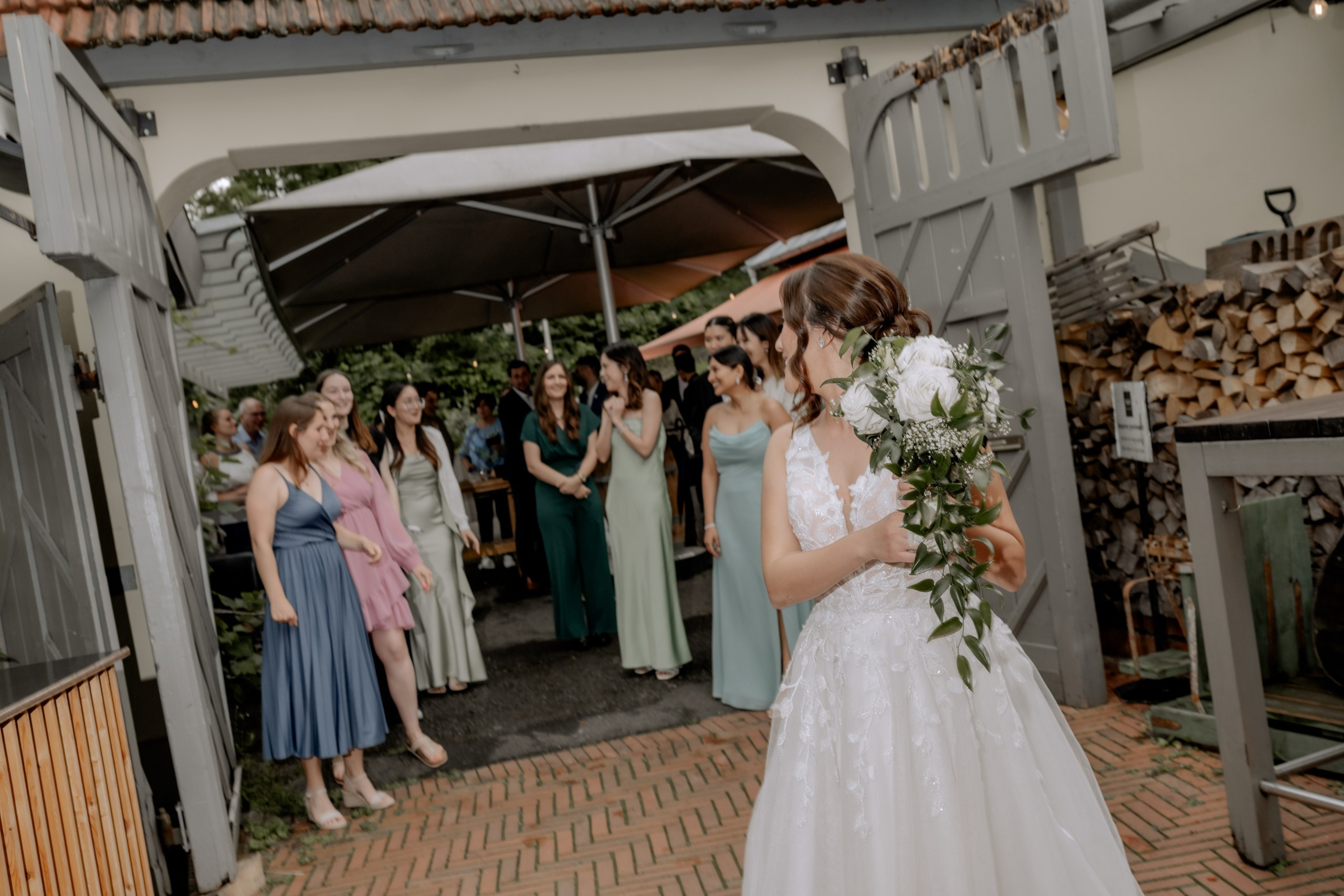 Chom & Kevin | Romantische Hochzeitsbilder in Würzburg – Hochzeitsfotografin Anna Saribekyan. Anna Saribekyan – Beste Hochzeitsfotografin in Würzburg, Top 10 in Deutschland