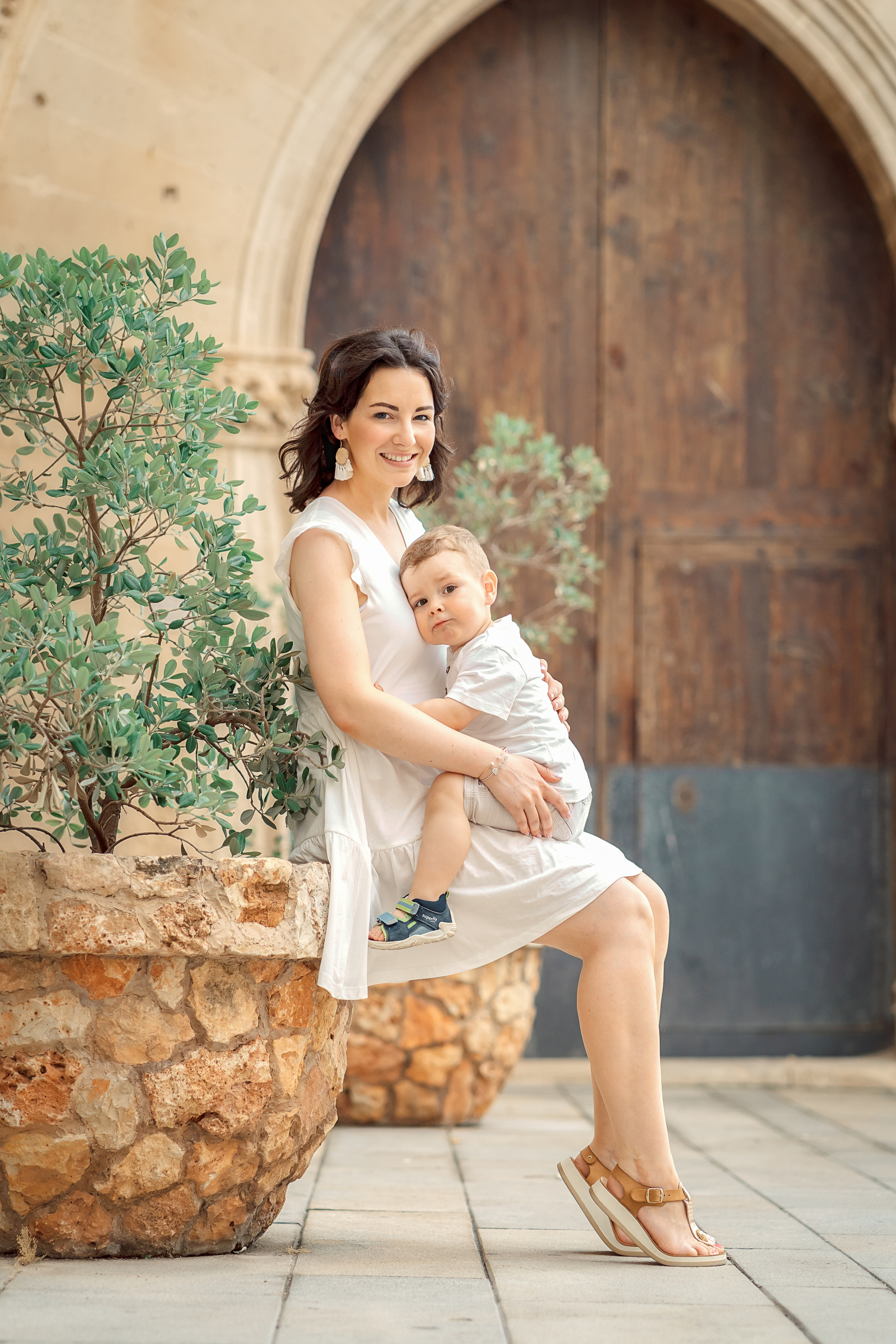 Familienshooting in der Altstadt von Palma de Mallorca. Deine Fotografin auf Mallorca für Familien und Business