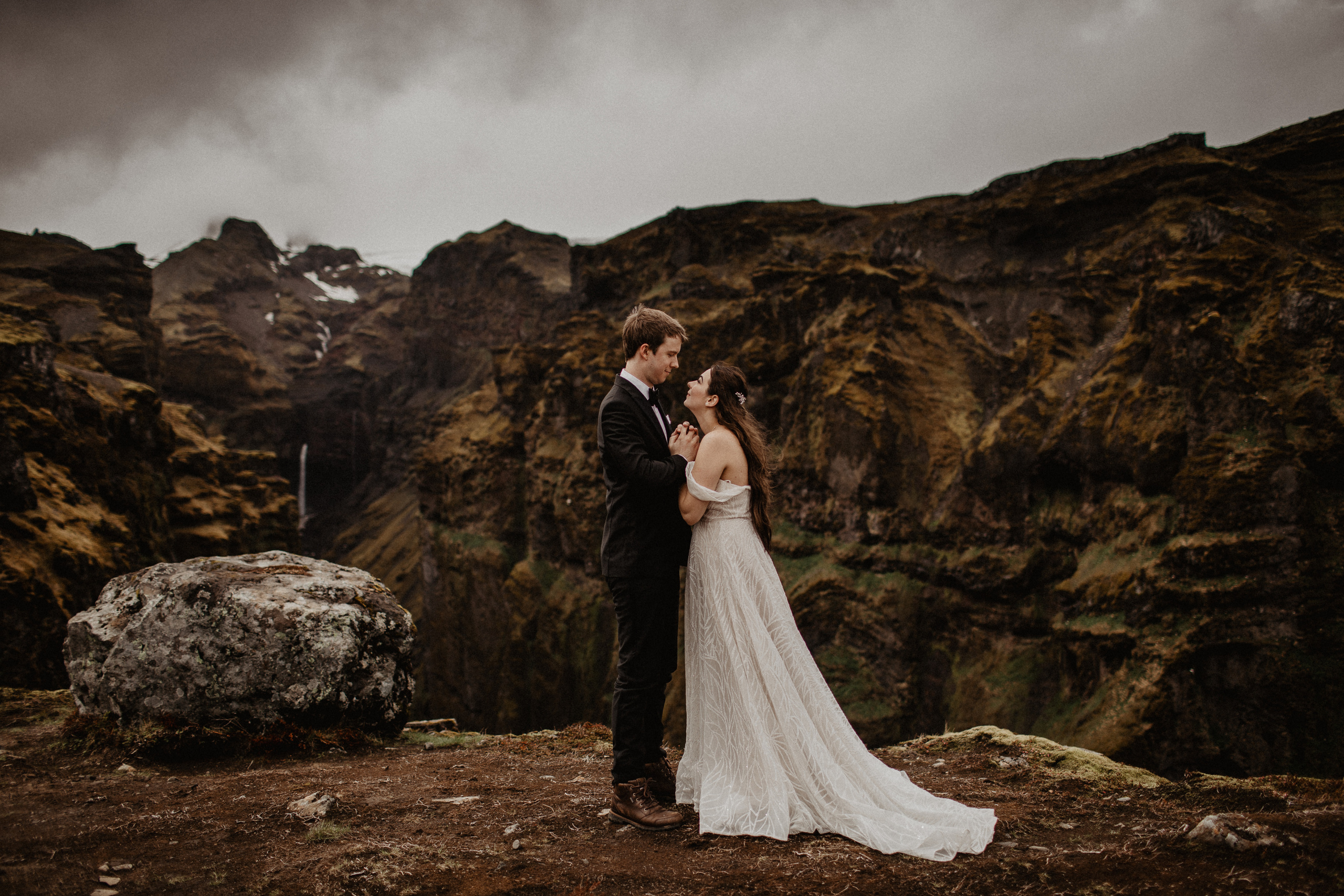 Elopement at secret canyon Iceland and diamond black beach. Iceland elopement photo and video | Nikolaichik Photo