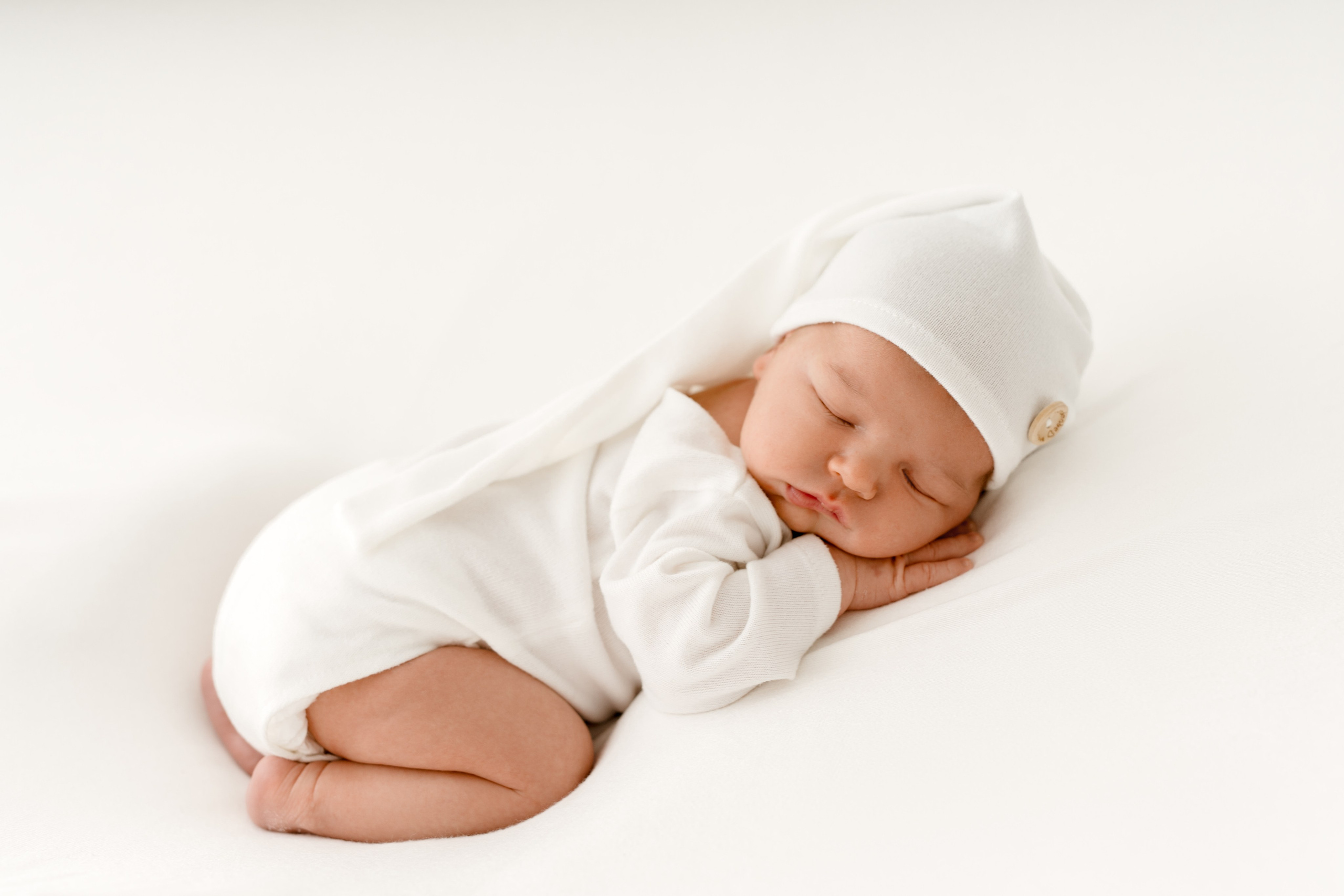 Malutki Szymuś na swojej pierwszej sesji. Fotograf Łódź - sesja ciążowa, noworodkowa, dziecięca. Studio w Łodzi