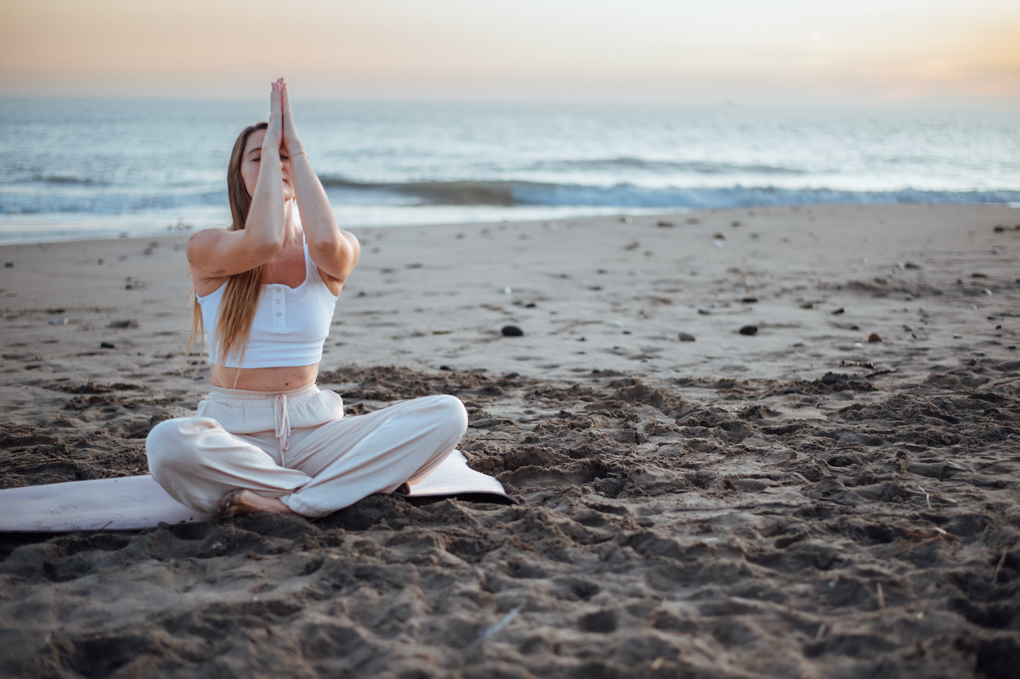 Yoga photographer Lisboa and Czech Republic. Mateřství. Nevýchova. Život v souladu s přírodou. Jóga
