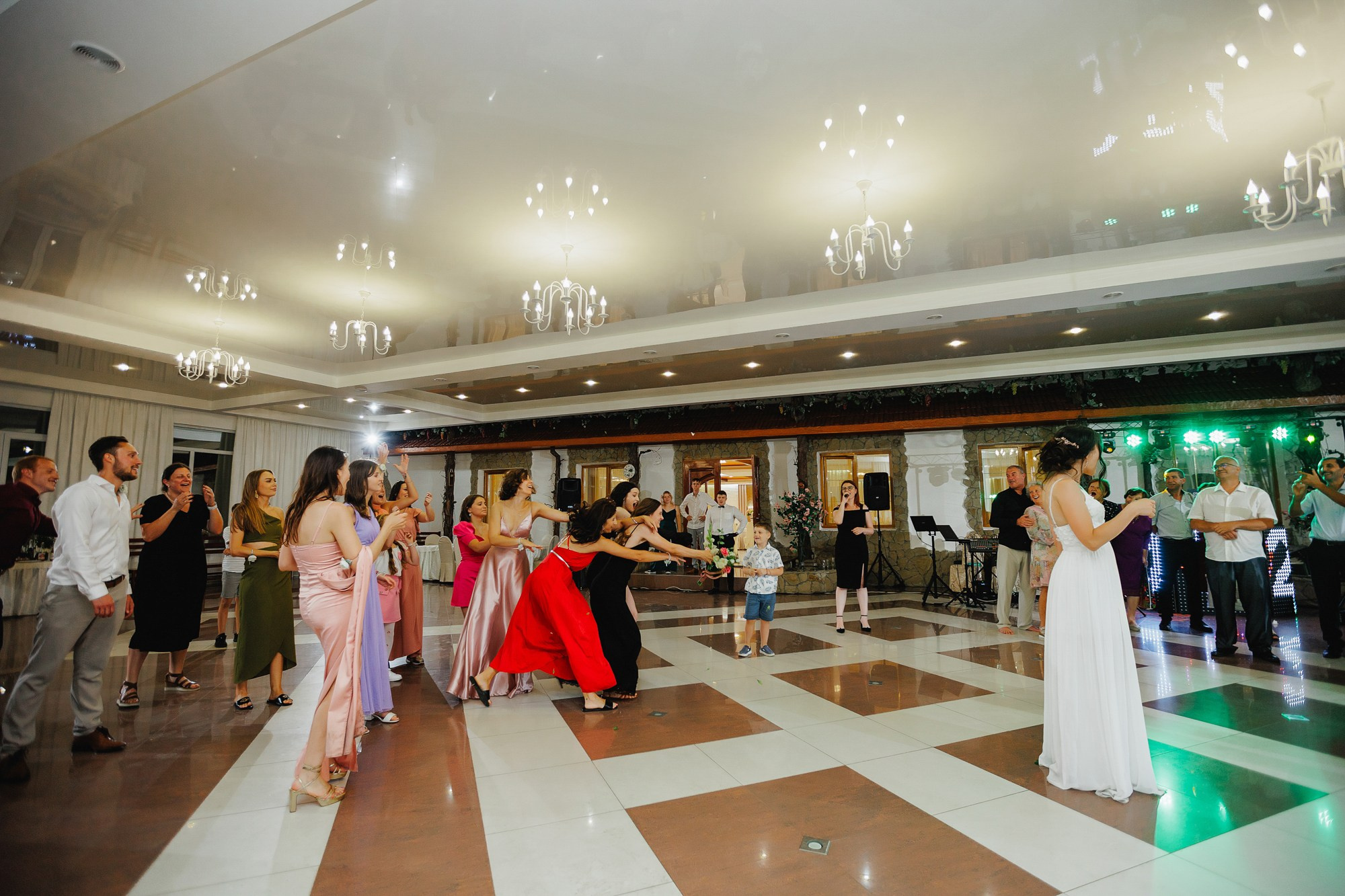 Ecaterina si Bastien. Fotograf și videograf de nuntă R. Moldova, Romania