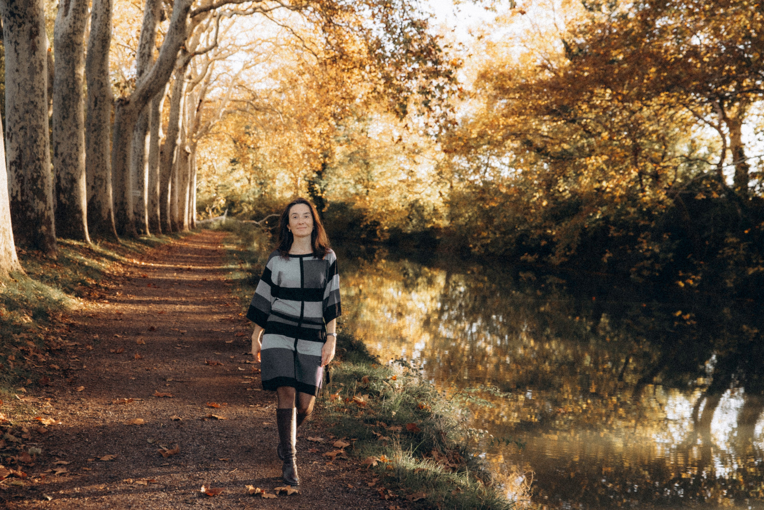 Séance photo sur le Canal du Midi Toulouse. Eugénie Smirnova — Photographe à Toulouse et dans le Sud-Ouest