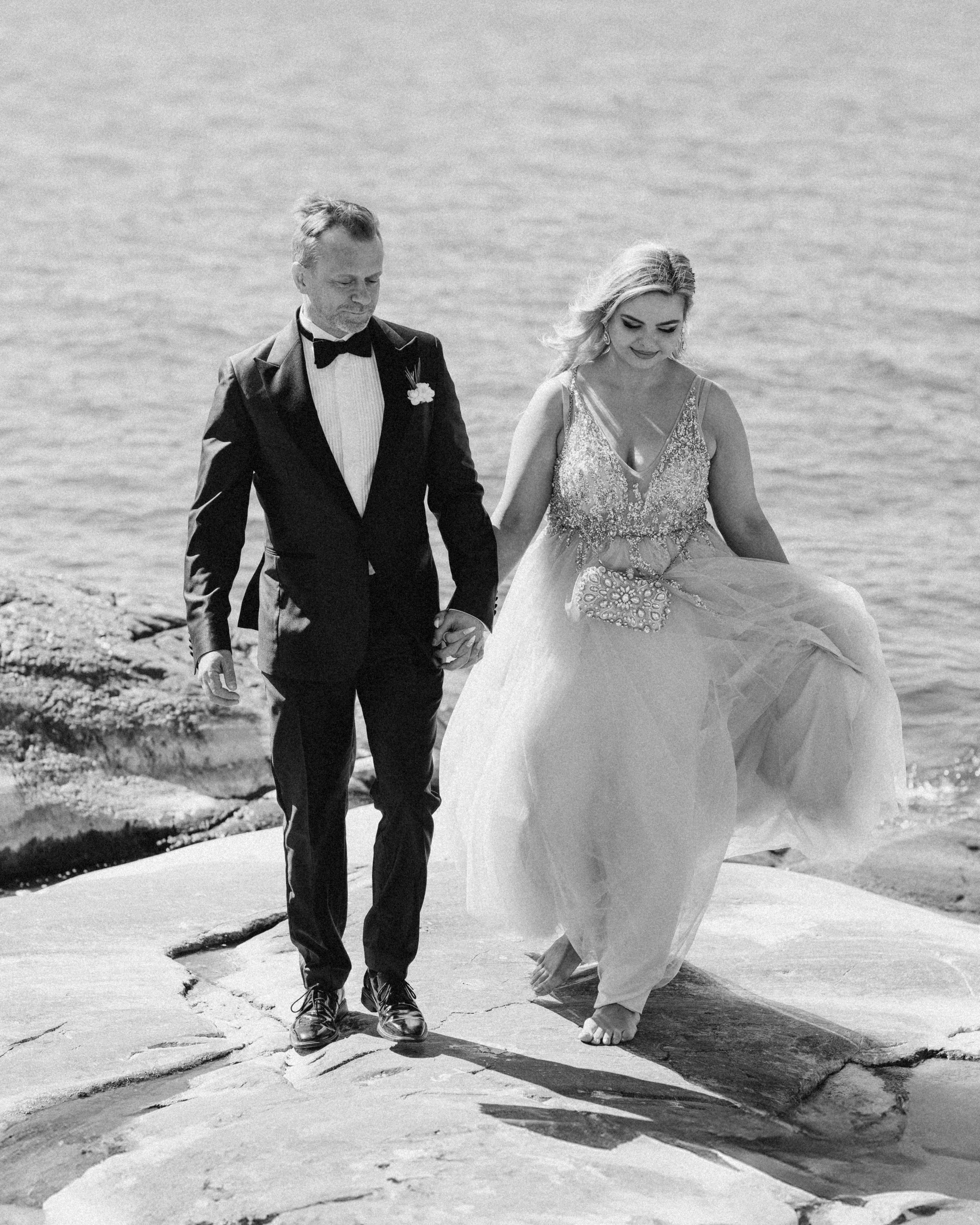 Hinnasto. Valokuvausta Helsingissä, Uudella Maalla ja muualla Suomessa. Olen valokuvaaja, joka kuvaa hääkuvia ja tapahtumia