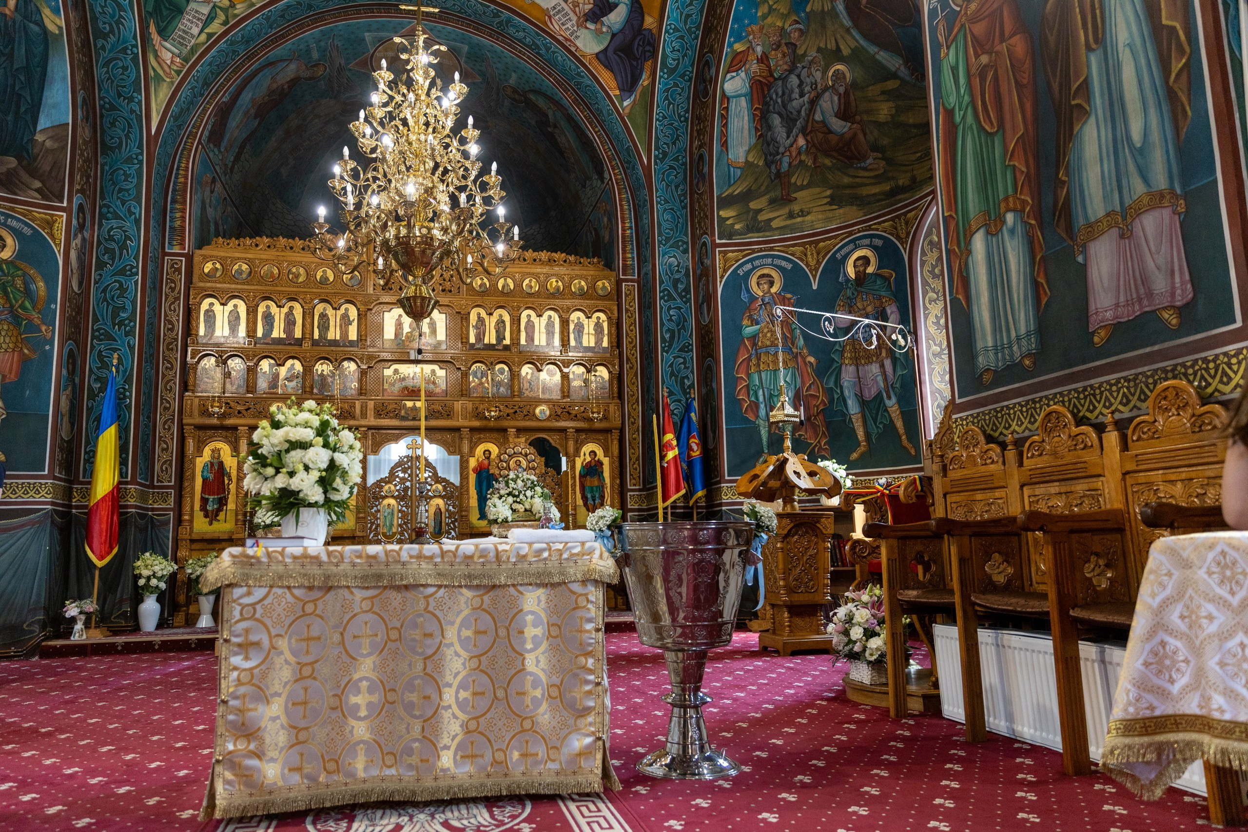 fotograf botez , fotografie botez Botoșani, fotograf Alin Chirilă, amintiri botez, fotografii botez, botez Miruna Parascheva, fotograf copii, fotografie botez în Botoșani-alt="botez , fotografie botez Alin Chirilă, amintiri botez, fotografii emoționante botez Botoșani"-- fotografii-botez-bebelus- amintiri-botez-micuț- moment-sfânt-crestinare- fotografie-emotionanta-botez- detalii-botez-bebelusi- parinti-fericiti-la-botez- fotograf-botez-profesionist- botez-in-biserica-ortodoxa- micuț-botezat-cu-emoție- zâmbete-și-lacrimi-la-botez- bebeluș-la-cristelniță- decor-botez-colorat- botez-cu-dragoste-și-credință- emotie-pura-la-botez- fotograf-botez-botosani- botez-iasi-suceava-fotograf- amintiri-nepretuite-botez-- Preotul ținându-l pe micuțul Mathias Gabriel la botez, în biserica Înălțarea Domnului, Copălău - Detalii de la botezul lui Mathias – lumânare, trusou și icoană - Familia lui Mathias Gabriel alături de micuț, în ziua botezului - Portret emoționant cu mama și bebelușul în brațe, în biserică,fotograf profesionist evenimente Botoșani, Iași, Suceava, Fălticeni, Bacău, Pașcani, Roman - AlinoFotoStudio by Alin Chirilă - servicii foto nuntă, botez, cununie, ședințe foto creative, albume personalizate, fotografii emoționante și calitative pentru cele mai importante momente din viață,fotograf nuntă Botoșani Alin Chirilă, ședință foto botez Iași - AlinoFotoStudio, servicii fotograf profesionist evenimente Suceava, fotograf cununie civilă Fălticeni - Alin Chirilă, album foto nuntă personalizat Bacău.“Bebeluș botezat în biserică, ținut în brațe de nași” • “Detaliu cu lumânarea de botez decorată cu flori albe” • “Părinți emoționați alături de copilul lor la ceremonia de botez” • “Masa festivă de botez cu decor tematic și tort personalizat” • “Momentul în care preotul toarnă apă sfințită pe fruntea bebelușului” “Bebeluș în rochie albă de botez, zâmbind în brațele mamei” • “Detaliu cu cruciulița de botez așezată pe o pernă de satin” • “Părinți și nași aprinzând lumânările în timpul ceremoniei de botez” • “Tort de botez decorat cu figurine tematice și numele copilului” • “Copil botezat dormind liniștit în pătuțul decorat festiv” • “Momentul în care preotul binecuvântează copilul în fața altarului” • “Invitați adunându-se în jurul mesei festive la petrecerea de botez” • “Bebeluș ținând în mână o jucărie personalizată primită la botez” • “Familie fericită pozând împreună după ceremonia de botez” • “Decor tematic cu baloane și flori la locația petrecerii de botez” fotograf Botoșani fotograf evenimente fotograf botez Alin Chirila fotograf alinofotostudio.fotograf botez Amelis Maria, fotografie botez Botoșani, fotograf Alin Chirilă, amintiri botez, fotografii botez, botez Amelis Maria, fotograf copii, fotografie botez în Botoșani,