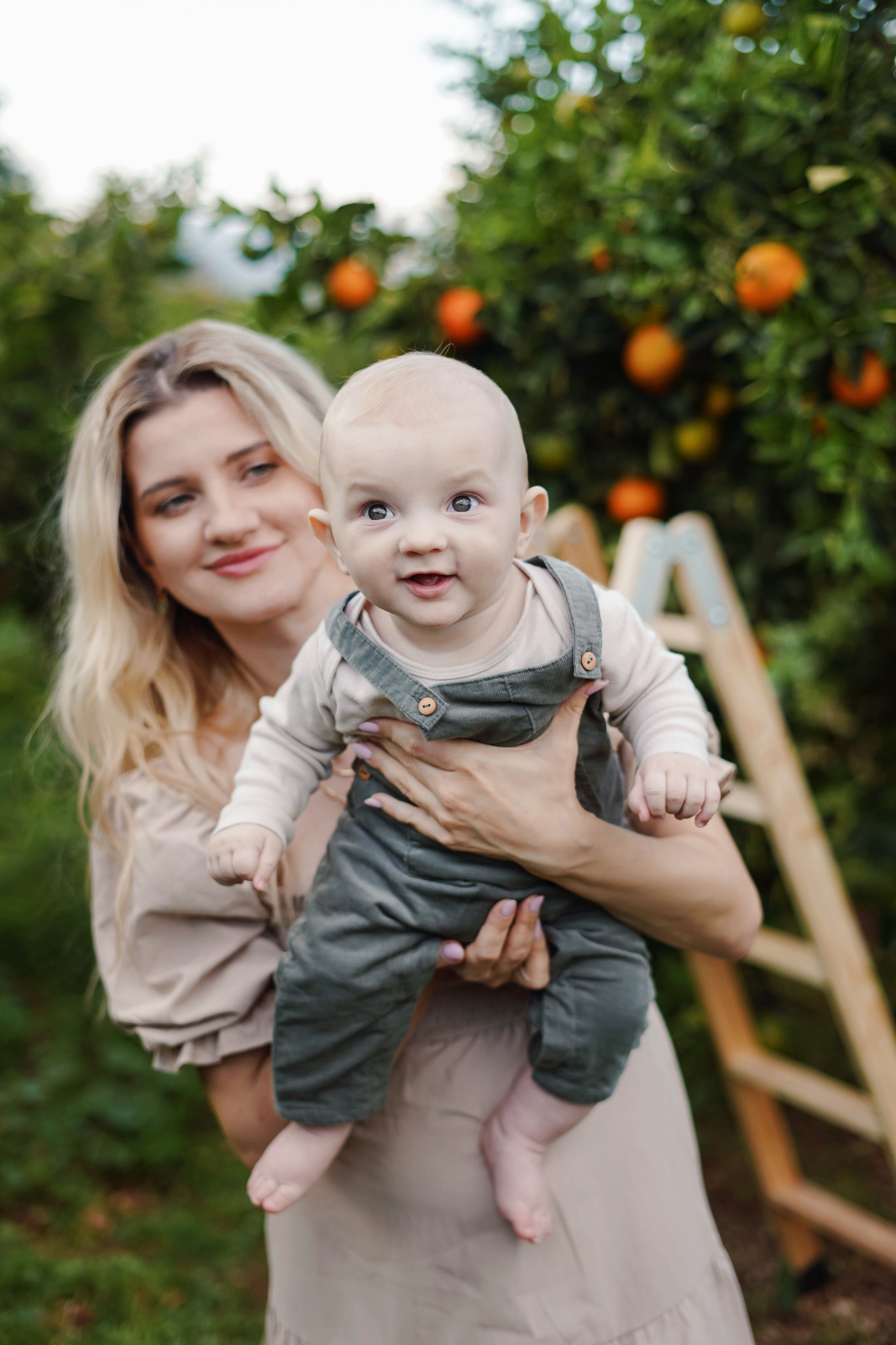Семейная в апельсиновом саду. Индивидуальный, семейный, свадебный фотограф Бенидорм Диана Меметова