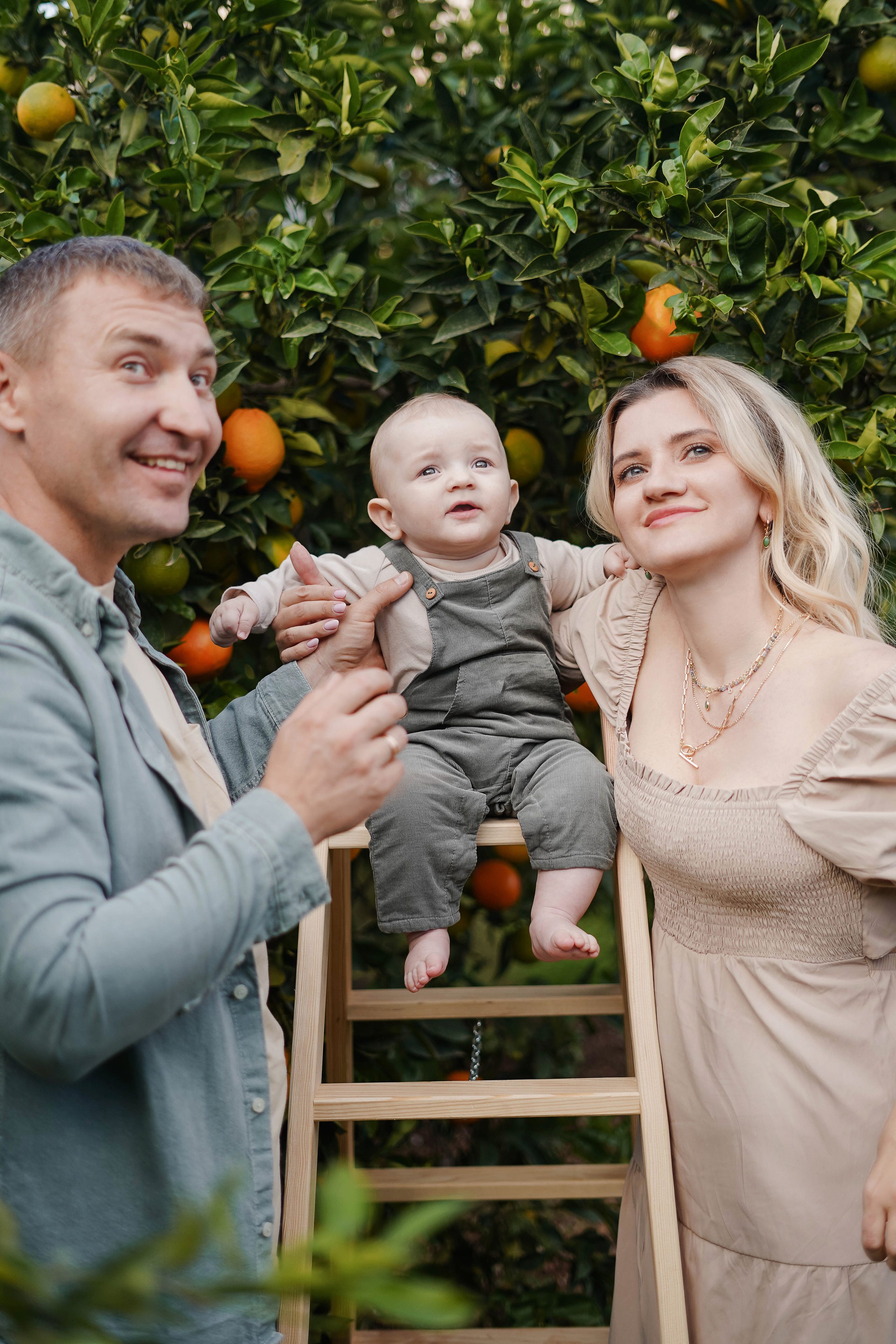 Семейная в апельсиновом саду. Индивидуальный, семейный, свадебный фотограф Бенидорм Диана Меметова