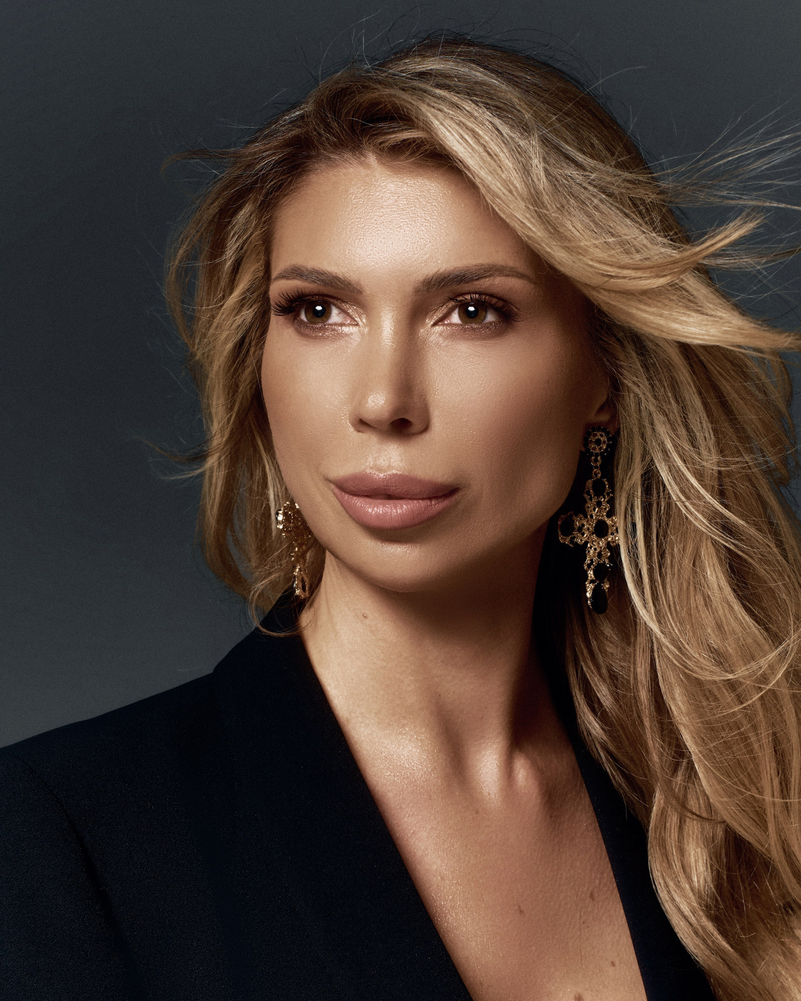 Sesja zdjęciowa w studio na urodziny – profesjonalne zdjęcia w Warszawie. Portrait & Fashion Photographer | Сannes, Paris, Monaco, Dubai, Kyiv — - Alisa Postnykova