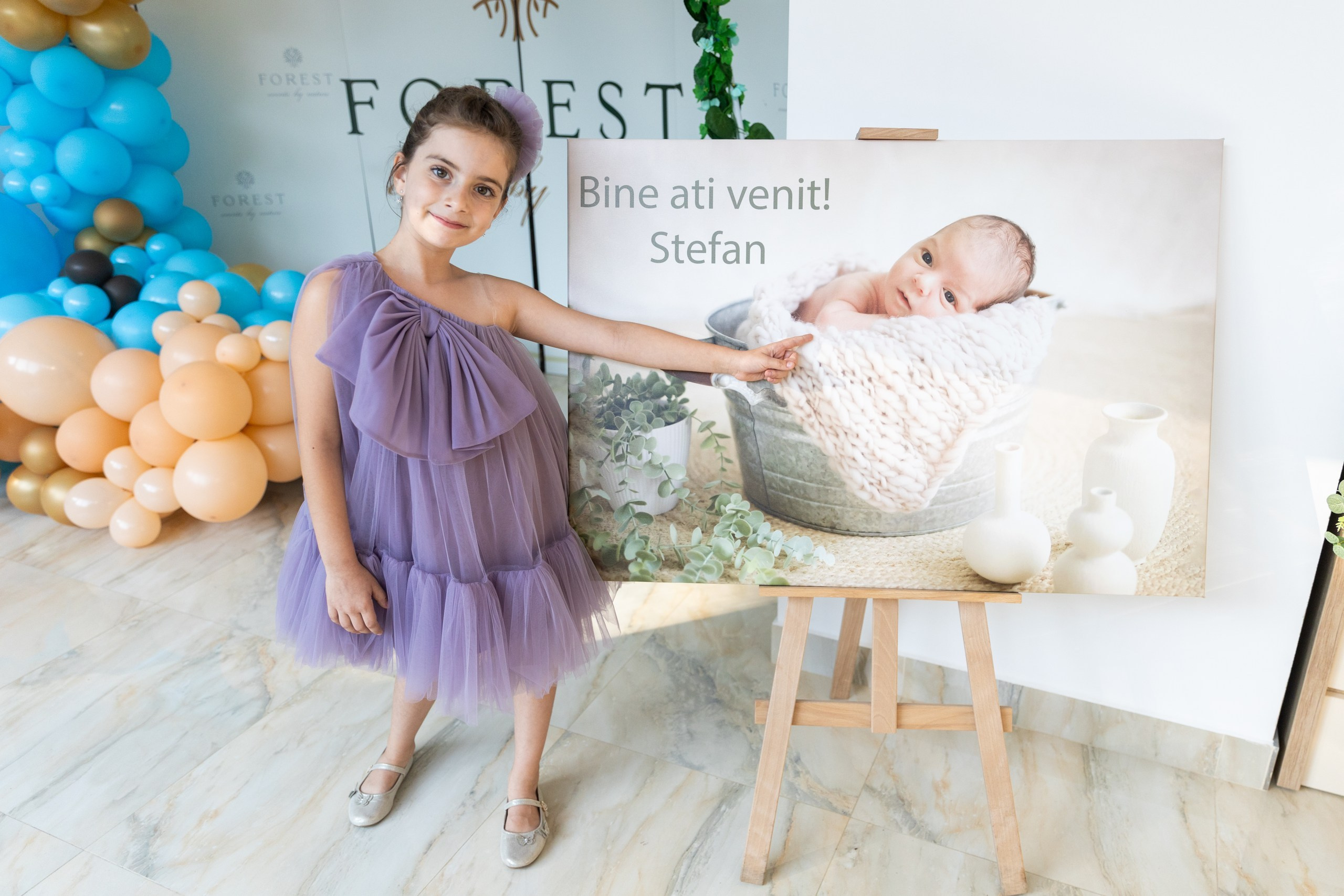 fotograf botez , fotografie botez Botoșani, fotograf Alin Chirilă, amintiri botez, fotografii botez, botez Miruna Parascheva, fotograf copii, fotografie botez în Botoșani-alt="botez , fotografie botez Alin Chirilă, amintiri botez, fotografii emoționante botez Botoșani"-- fotografii-botez-bebelus- amintiri-botez-micuț- moment-sfânt-crestinare- fotografie-emotionanta-botez- detalii-botez-bebelusi- parinti-fericiti-la-botez- fotograf-botez-profesionist- botez-in-biserica-ortodoxa- micuț-botezat-cu-emoție- zâmbete-și-lacrimi-la-botez- bebeluș-la-cristelniță- decor-botez-colorat- botez-cu-dragoste-și-credință- emotie-pura-la-botez- fotograf-botez-botosani- botez-iasi-suceava-fotograf- amintiri-nepretuite-botez-- Preotul ținându-l pe micuțul Mathias Gabriel la botez, în biserica Înălțarea Domnului, Copălău - Detalii de la botezul lui Mathias – lumânare, trusou și icoană - Familia lui Mathias Gabriel alături de micuț, în ziua botezului - Portret emoționant cu mama și bebelușul în brațe, în biserică,fotograf profesionist evenimente Botoșani, Iași, Suceava, Fălticeni, Bacău, Pașcani, Roman - AlinoFotoStudio by Alin Chirilă - servicii foto nuntă, botez, cununie, ședințe foto creative, albume personalizate, fotografii emoționante și calitative pentru cele mai importante momente din viață,fotograf nuntă Botoșani Alin Chirilă, ședință foto botez Iași - AlinoFotoStudio, servicii fotograf profesionist evenimente Suceava, fotograf cununie civilă Fălticeni - Alin Chirilă, album foto nuntă personalizat Bacău.“Bebeluș botezat în biserică, ținut în brațe de nași” • “Detaliu cu lumânarea de botez decorată cu flori albe” • “Părinți emoționați alături de copilul lor la ceremonia de botez” • “Masa festivă de botez cu decor tematic și tort personalizat” • “Momentul în care preotul toarnă apă sfințită pe fruntea bebelușului” “Bebeluș în rochie albă de botez, zâmbind în brațele mamei” • “Detaliu cu cruciulița de botez așezată pe o pernă de satin” • “Părinți și nași aprinzând lumânările în timpul ceremoniei de botez” • “Tort de botez decorat cu figurine tematice și numele copilului” • “Copil botezat dormind liniștit în pătuțul decorat festiv” • “Momentul în care preotul binecuvântează copilul în fața altarului” • “Invitați adunându-se în jurul mesei festive la petrecerea de botez” • “Bebeluș ținând în mână o jucărie personalizată primită la botez” • “Familie fericită pozând împreună după ceremonia de botez” • “Decor tematic cu baloane și flori la locația petrecerii de botez” fotograf Botoșani fotograf evenimente fotograf botez Alin Chirila fotograf alinofotostudio.fotograf botez Amelis Maria, fotografie botez Botoșani, fotograf Alin Chirilă, amintiri botez, fotografii botez, botez Amelis Maria, fotograf copii, fotografie botez în Botoșani,