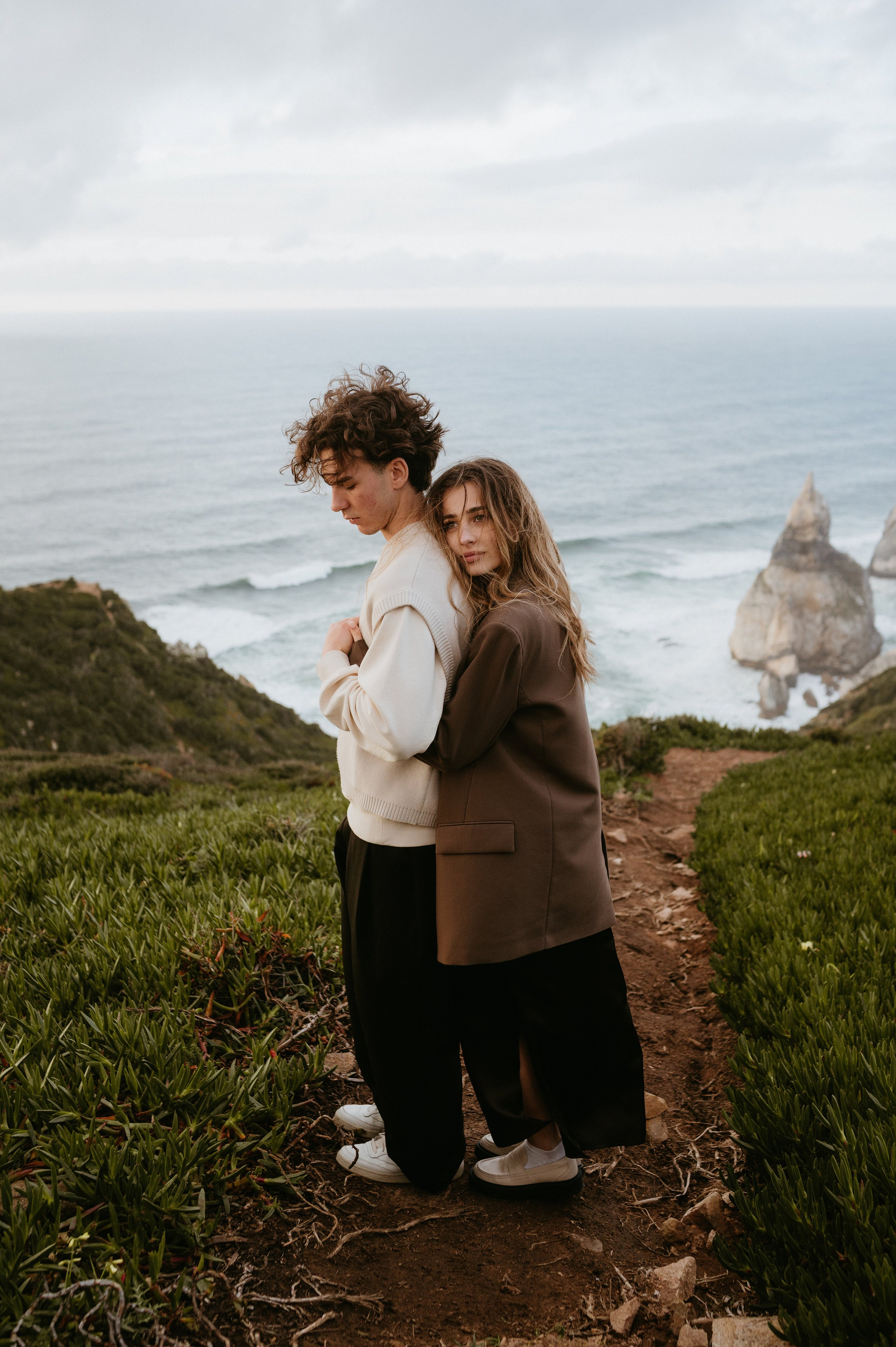 Praia da Ursa – ședință foto de cuplu într-un loc magic din Portugalia. Valentin Melen - fotograf de nunta 🤍
