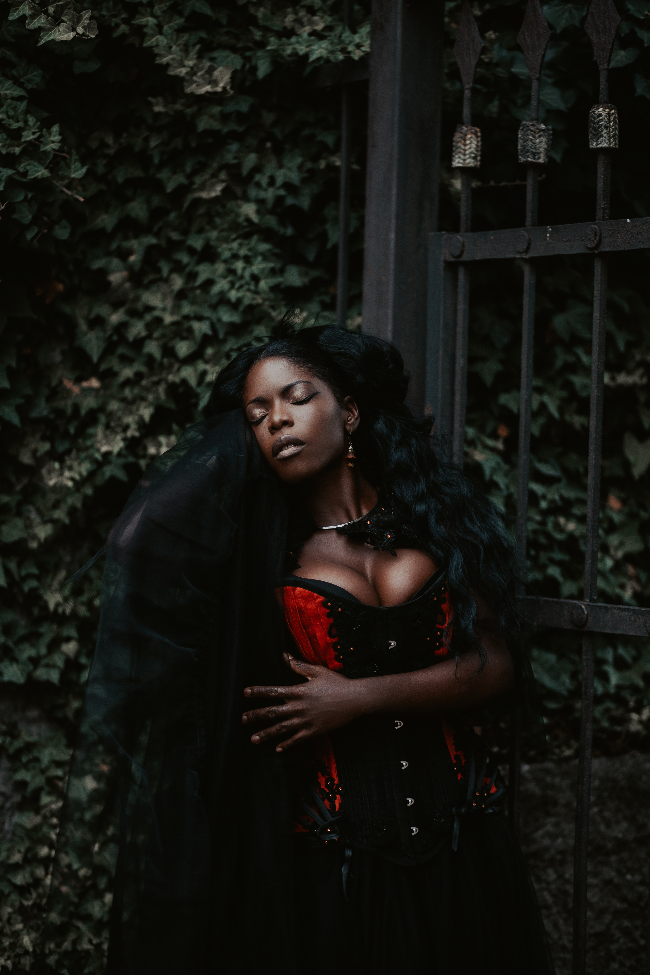 Theresa - Alternative fashion model from Paris. Mark Smilyanic | Portrait and Adventure Photographer from Belgrade