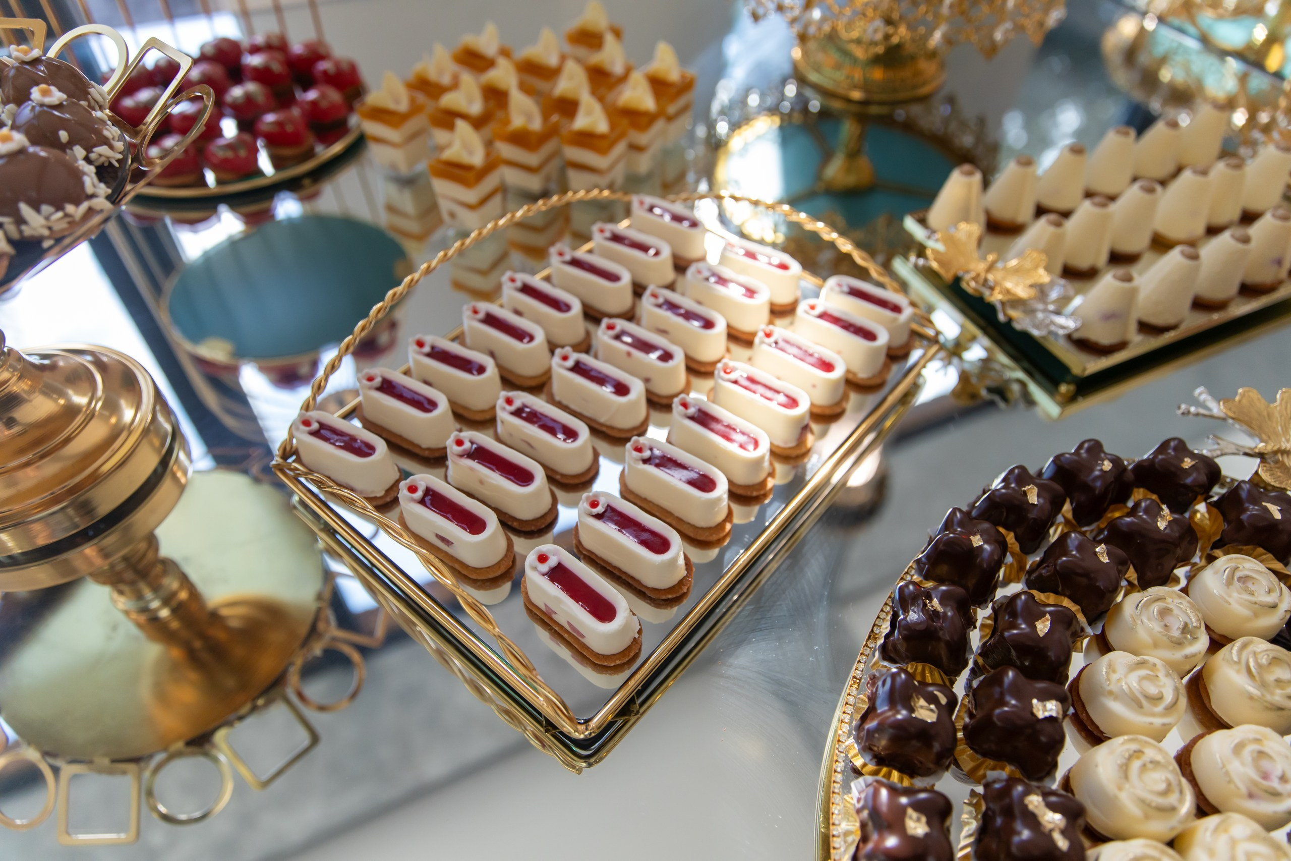 fotograf botez , fotografie botez Botoșani, fotograf Alin Chirilă, amintiri botez, fotografii botez, botez Miruna Parascheva, fotograf copii, fotografie botez în Botoșani-alt="botez , fotografie botez Alin Chirilă, amintiri botez, fotografii emoționante botez Botoșani"-- fotografii-botez-bebelus- amintiri-botez-micuț- moment-sfânt-crestinare- fotografie-emotionanta-botez- detalii-botez-bebelusi- parinti-fericiti-la-botez- fotograf-botez-profesionist- botez-in-biserica-ortodoxa- micuț-botezat-cu-emoție- zâmbete-și-lacrimi-la-botez- bebeluș-la-cristelniță- decor-botez-colorat- botez-cu-dragoste-și-credință- emotie-pura-la-botez- fotograf-botez-botosani- botez-iasi-suceava-fotograf- amintiri-nepretuite-botez-- Preotul ținându-l pe micuțul Mathias Gabriel la botez, în biserica Înălțarea Domnului, Copălău - Detalii de la botezul lui Mathias – lumânare, trusou și icoană - Familia lui Mathias Gabriel alături de micuț, în ziua botezului - Portret emoționant cu mama și bebelușul în brațe, în biserică,fotograf profesionist evenimente Botoșani, Iași, Suceava, Fălticeni, Bacău, Pașcani, Roman - AlinoFotoStudio by Alin Chirilă - servicii foto nuntă, botez, cununie, ședințe foto creative, albume personalizate, fotografii emoționante și calitative pentru cele mai importante momente din viață,fotograf nuntă Botoșani Alin Chirilă, ședință foto botez Iași - AlinoFotoStudio, servicii fotograf profesionist evenimente Suceava, fotograf cununie civilă Fălticeni - Alin Chirilă, album foto nuntă personalizat Bacău.“Bebeluș botezat în biserică, ținut în brațe de nași” • “Detaliu cu lumânarea de botez decorată cu flori albe” • “Părinți emoționați alături de copilul lor la ceremonia de botez” • “Masa festivă de botez cu decor tematic și tort personalizat” • “Momentul în care preotul toarnă apă sfințită pe fruntea bebelușului” “Bebeluș în rochie albă de botez, zâmbind în brațele mamei” • “Detaliu cu cruciulița de botez așezată pe o pernă de satin” • “Părinți și nași aprinzând lumânările în timpul ceremoniei de botez” • “Tort de botez decorat cu figurine tematice și numele copilului” • “Copil botezat dormind liniștit în pătuțul decorat festiv” • “Momentul în care preotul binecuvântează copilul în fața altarului” • “Invitați adunându-se în jurul mesei festive la petrecerea de botez” • “Bebeluș ținând în mână o jucărie personalizată primită la botez” • “Familie fericită pozând împreună după ceremonia de botez” • “Decor tematic cu baloane și flori la locația petrecerii de botez” fotograf Botoșani fotograf evenimente fotograf botez Alin Chirila fotograf alinofotostudio.fotograf botez Amelis Maria, fotografie botez Botoșani, fotograf Alin Chirilă, amintiri botez, fotografii botez, botez Amelis Maria, fotograf copii, fotografie botez în Botoșani,