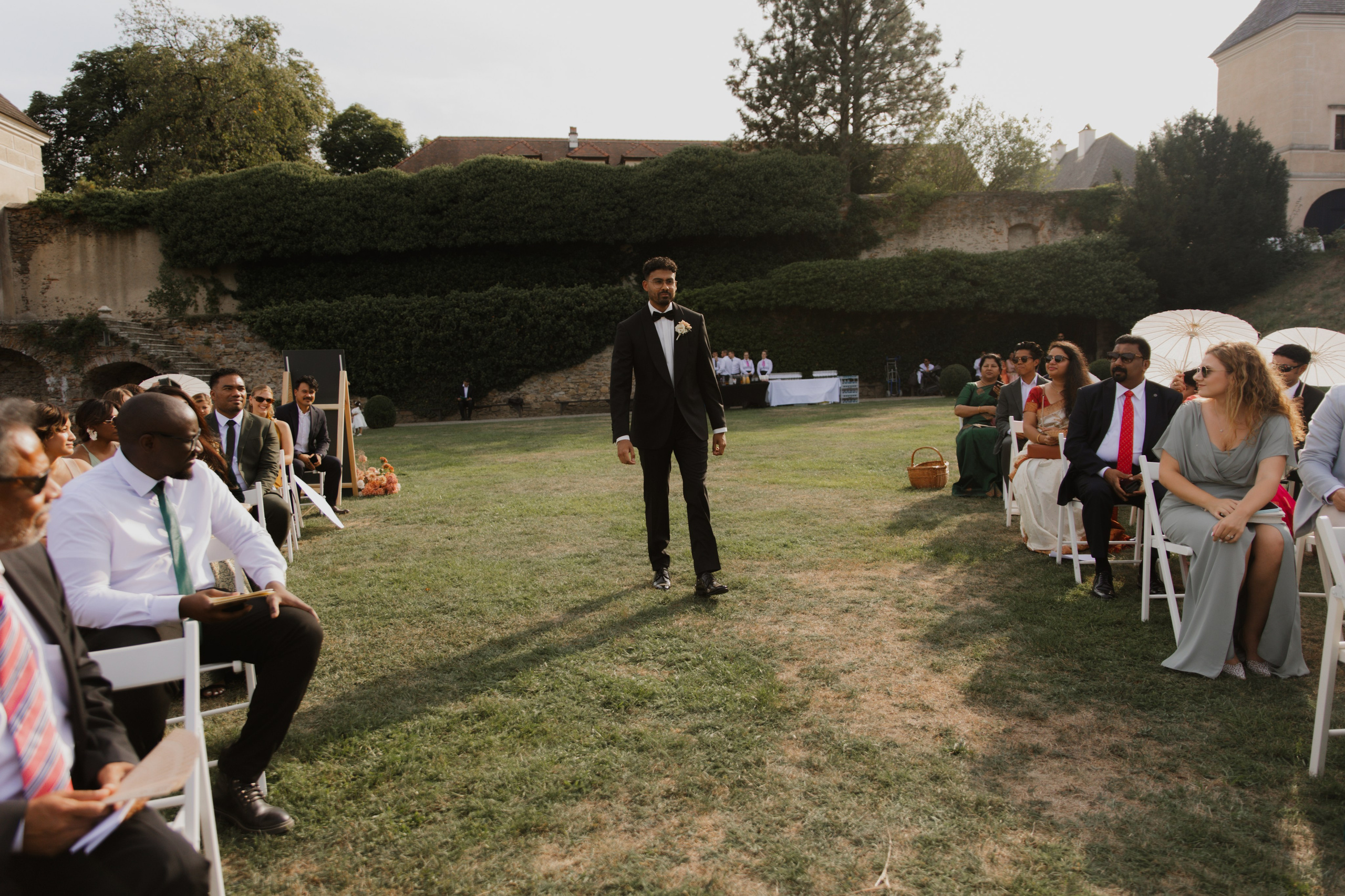 Elegant Castle Wedding in Austria | Alwin & Ruth’s Fairytale Celebration. Wedding photographer and videographer based in Timisoara, Romania