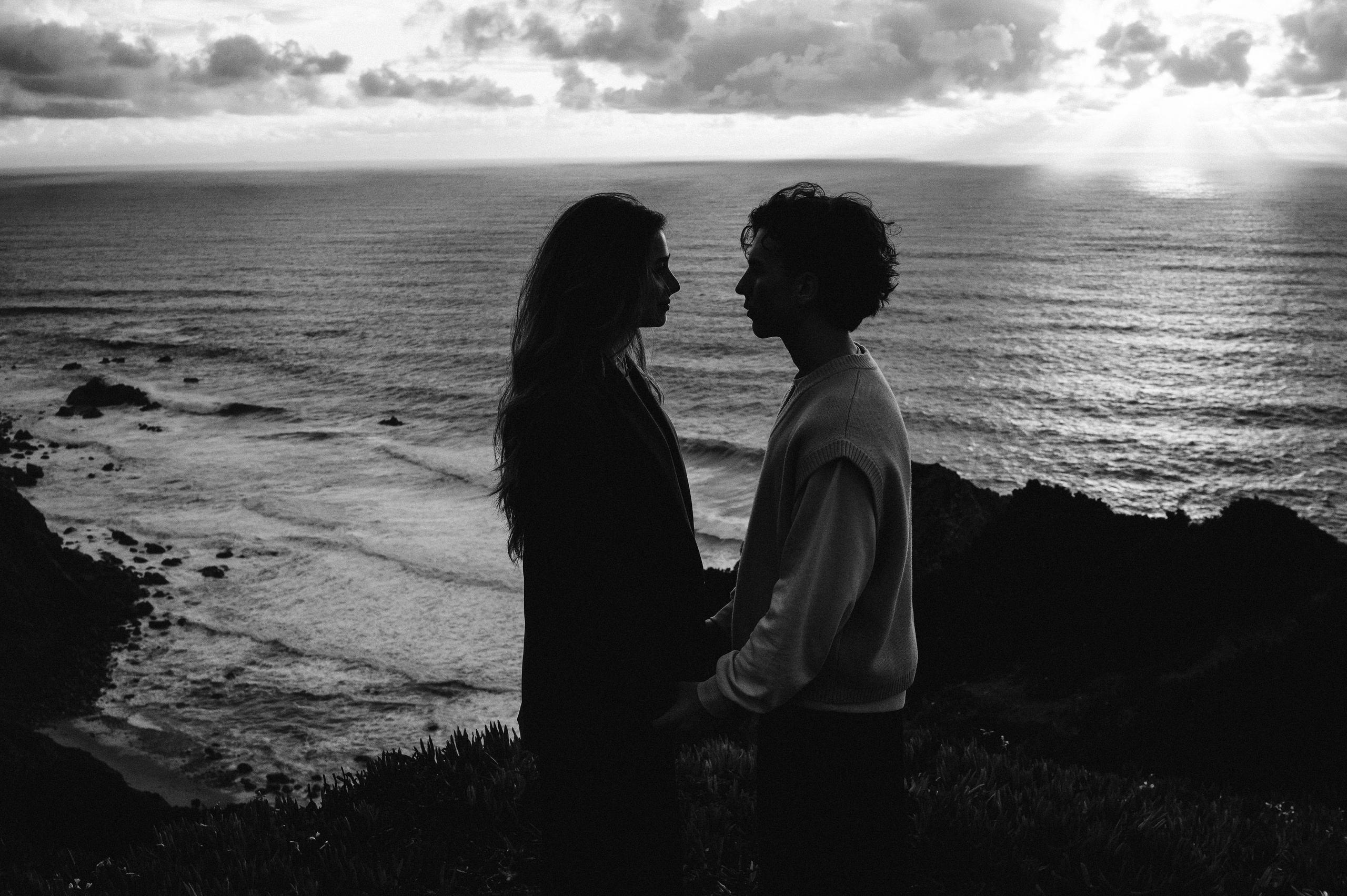 Praia da Ursa – ședință foto de cuplu într-un loc magic din Portugalia. Valentin Melen - fotograf de nunta 🤍